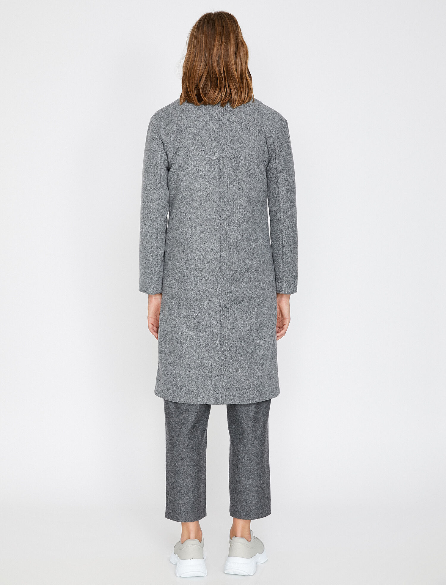   Düğme Detaylı Kaban