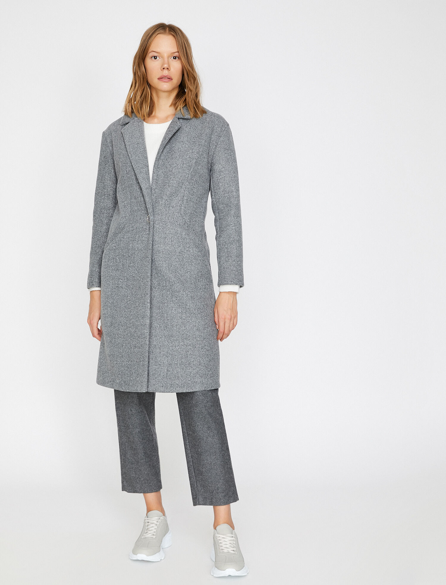   Düğme Detaylı Kaban