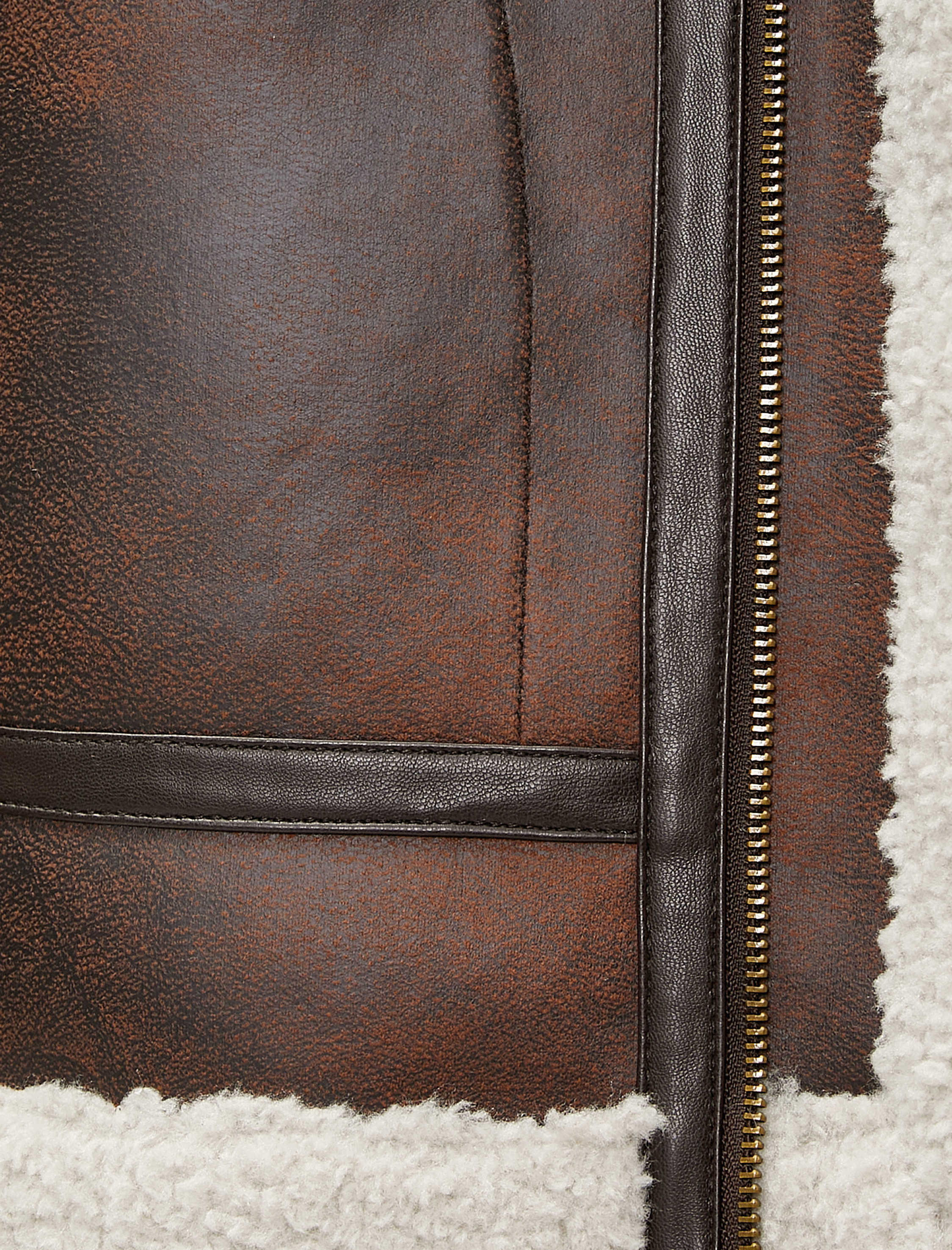   Deri Görünümlü Ceket Soyut Detaylı İçi Peluş Fermuarlı Cepli