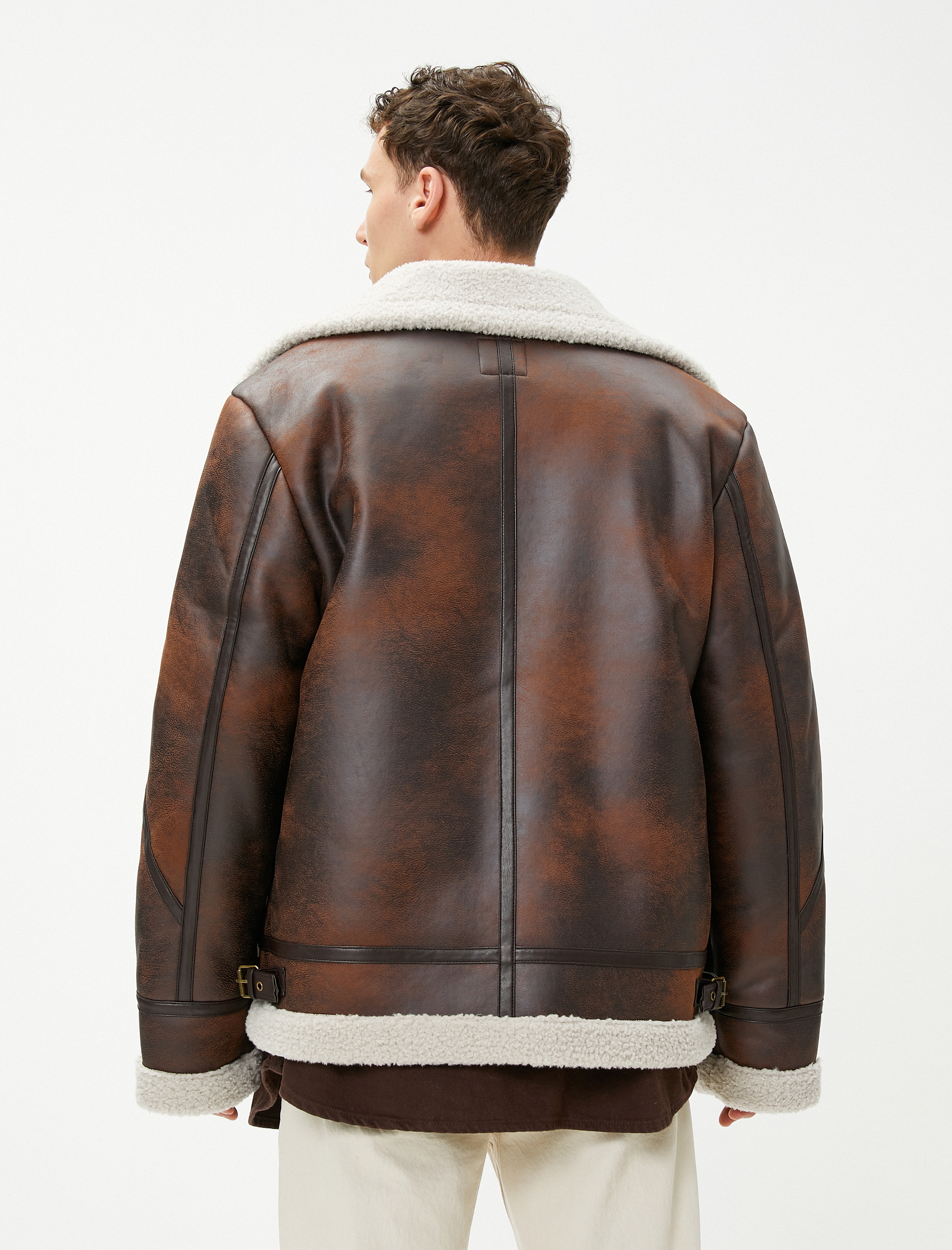   Deri Görünümlü Ceket Soyut Detaylı İçi Peluş Fermuarlı Cepli