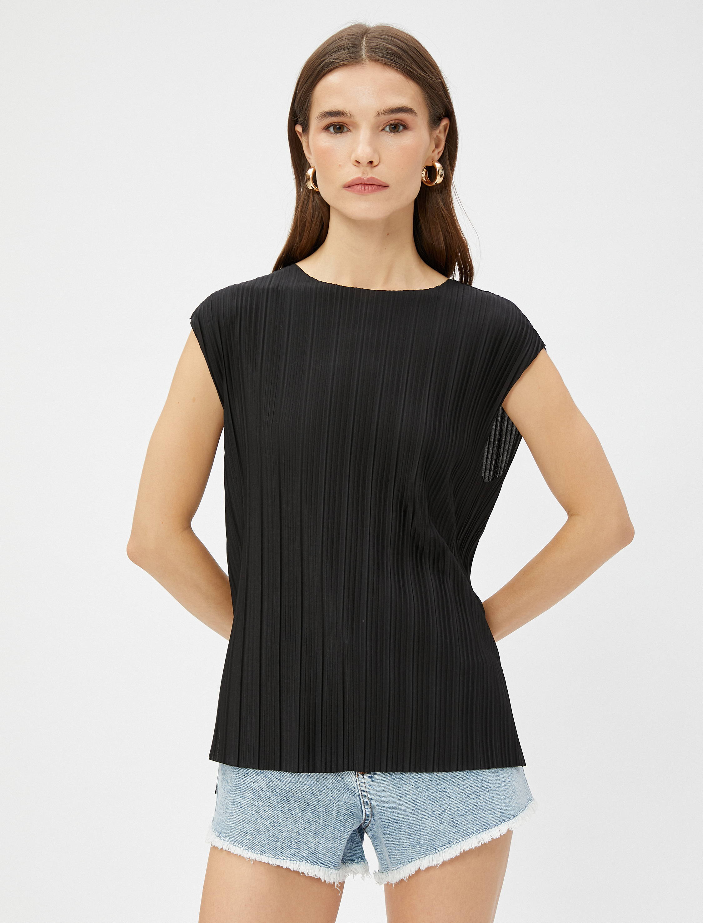   Çizgili Tişört Kolsuz Yırtmaç Detaylı