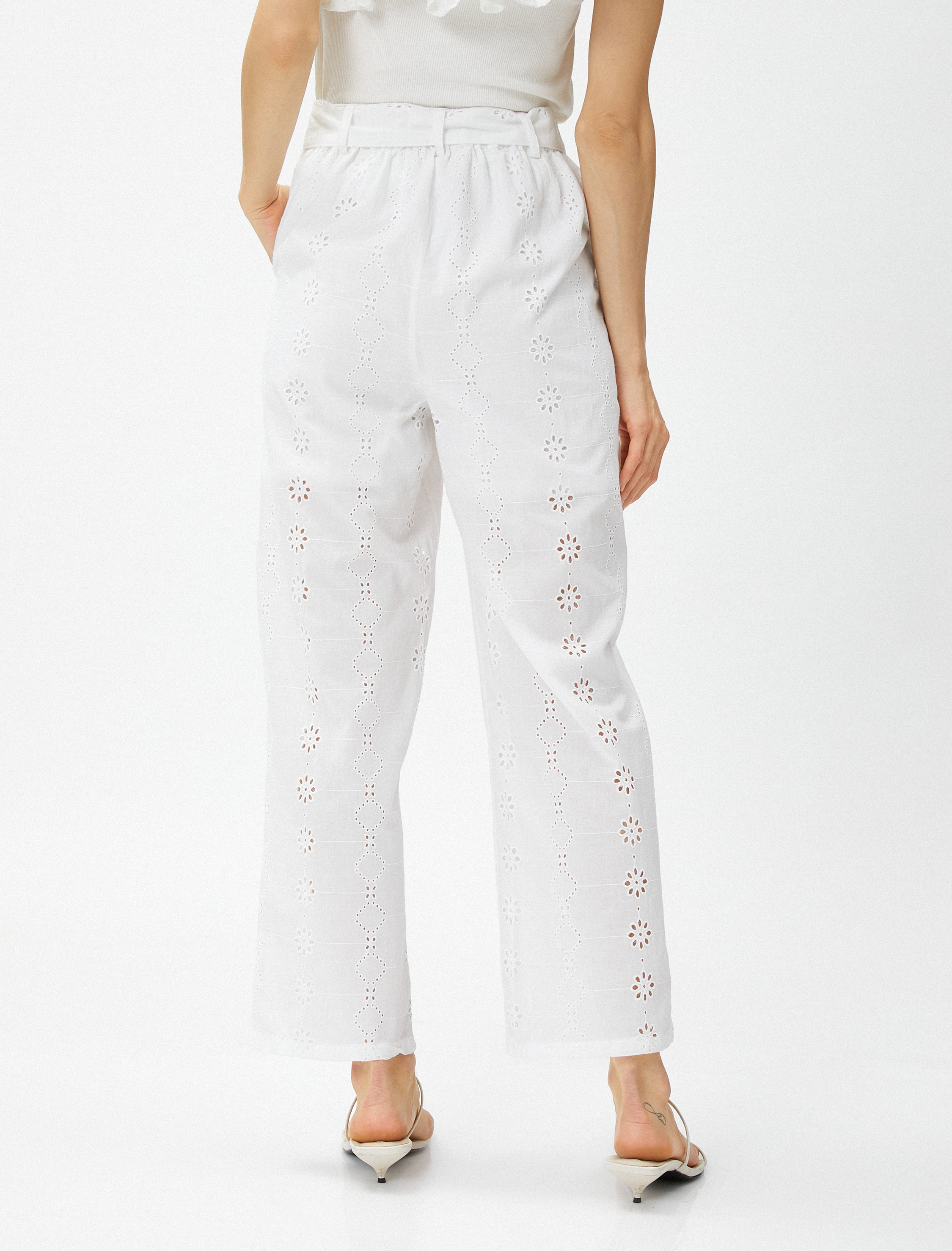   Crop Fisto Pantolon Kemer Detaylı