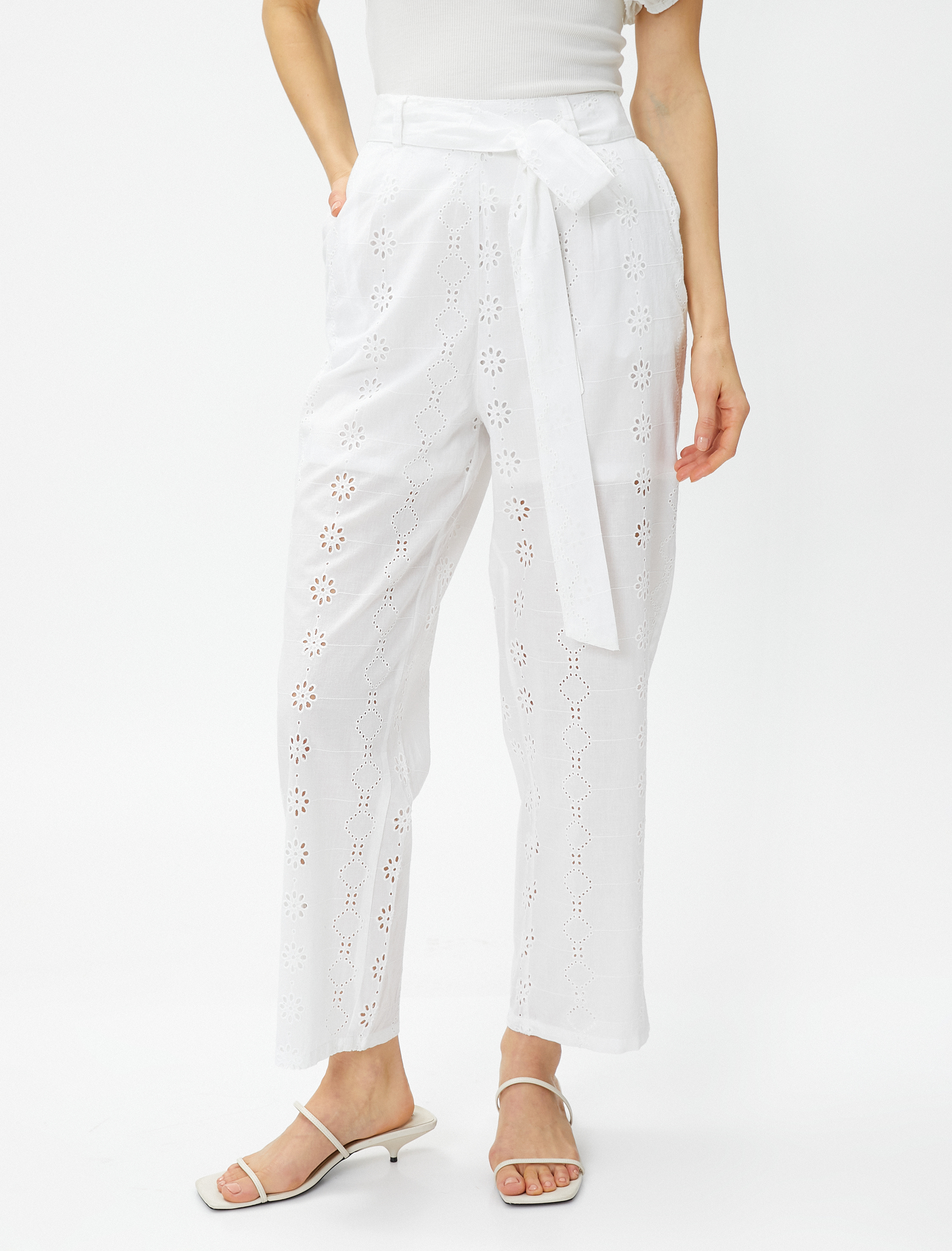   Crop Fisto Pantolon Kemer Detaylı