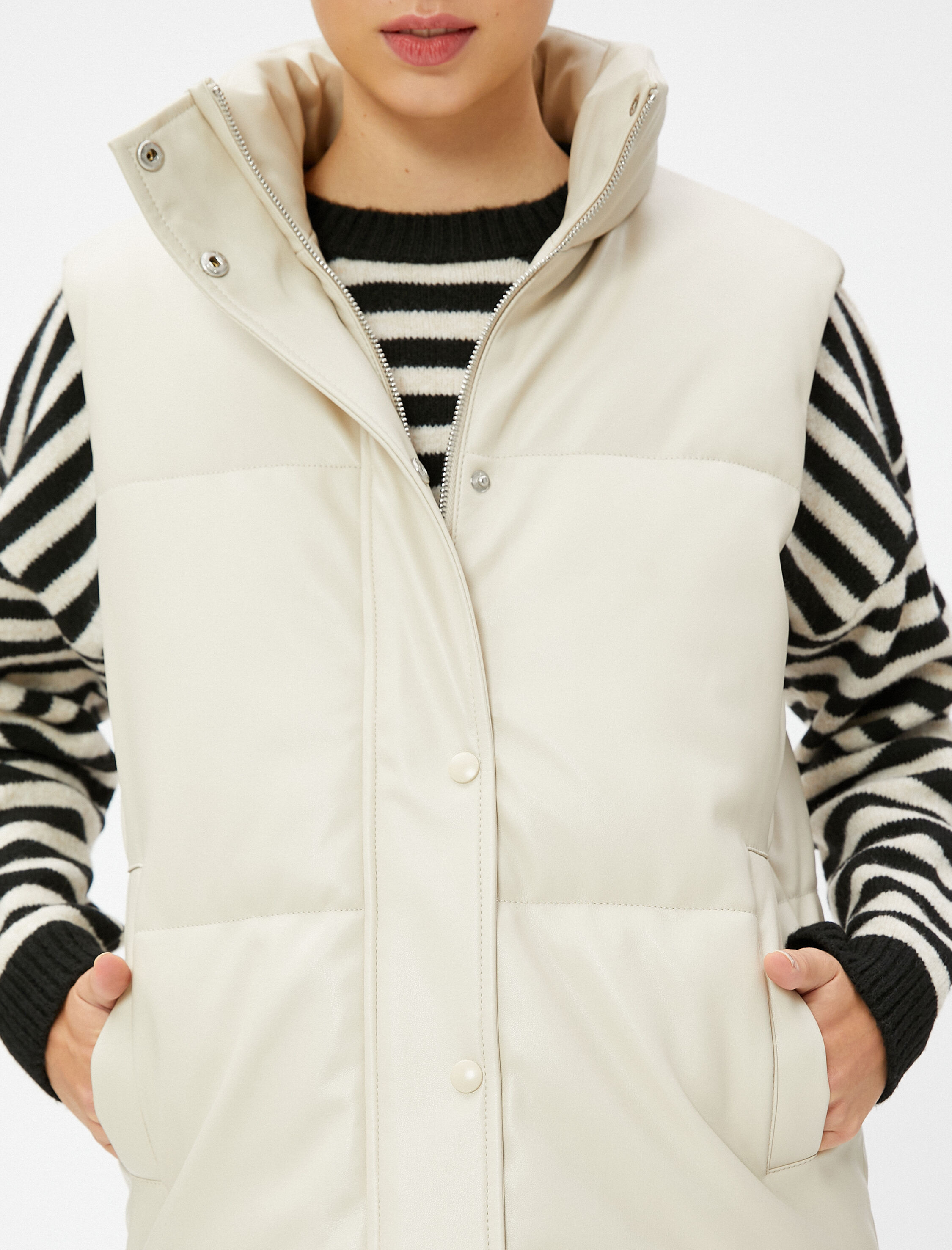   Deri Görünümlü Şişme Yelek Dik Yaka Cep Detaylı