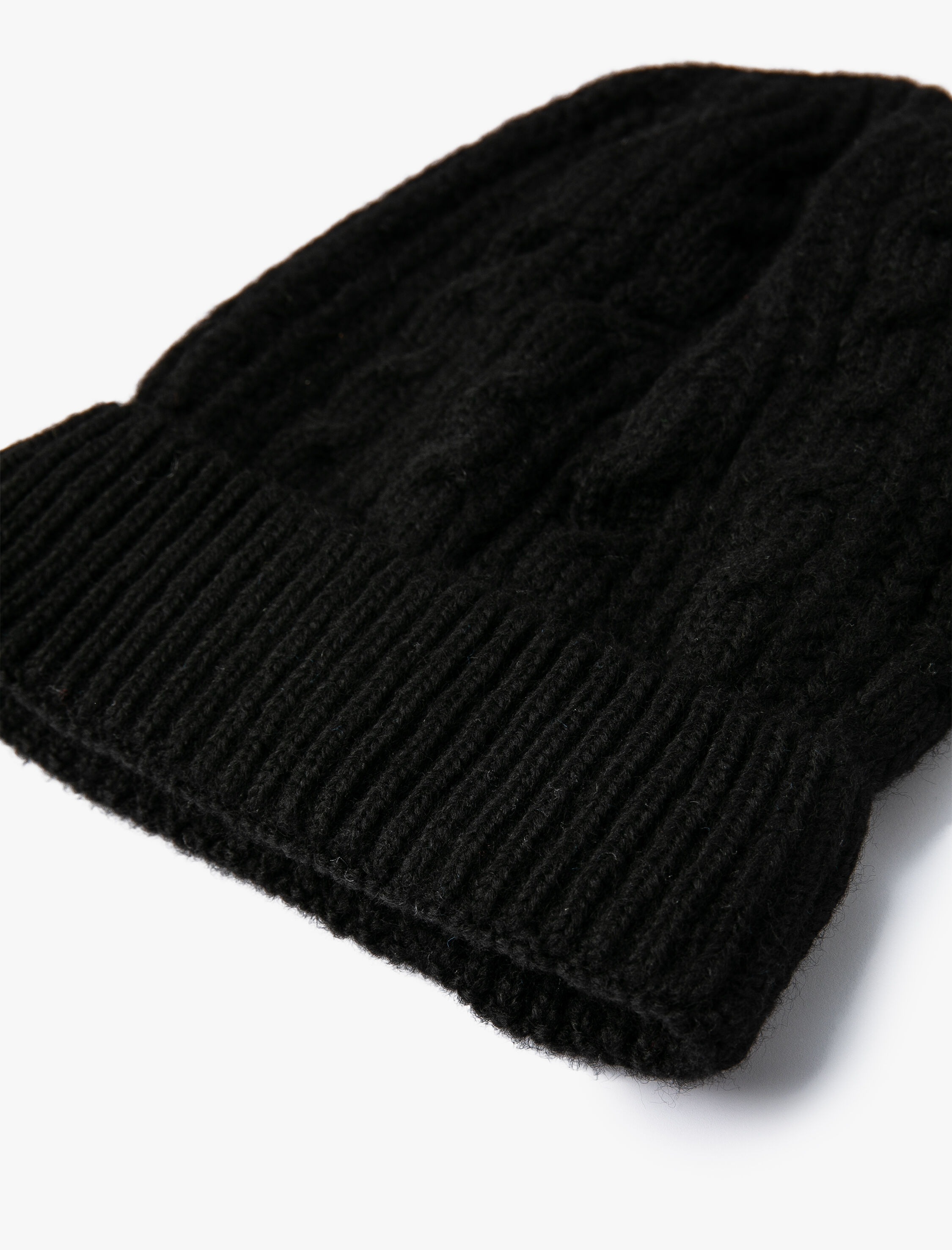  Kadın Bere Saç Örgü