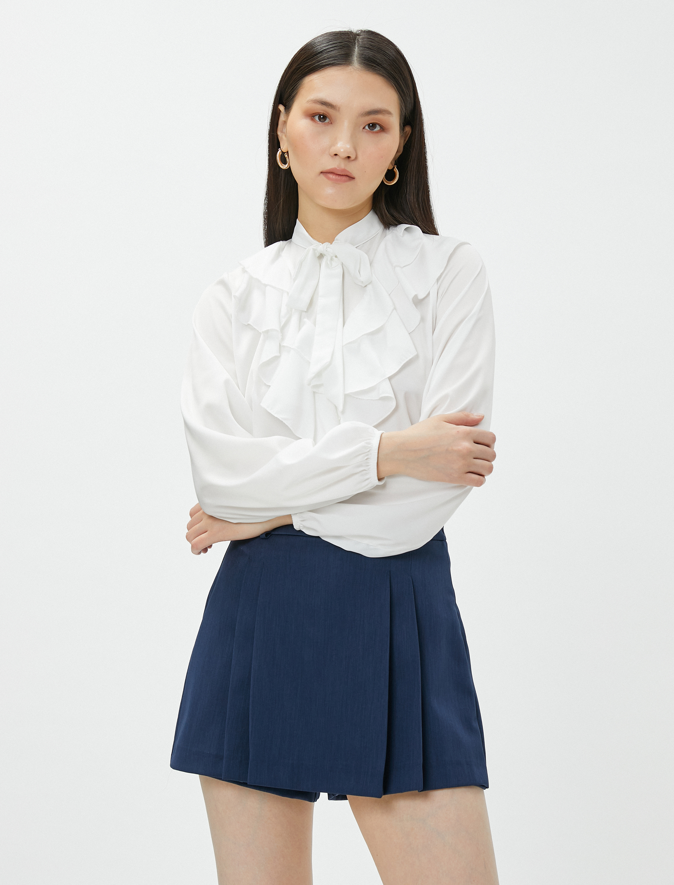   Yakası Fırfırlı Bluz Uzun Kollu