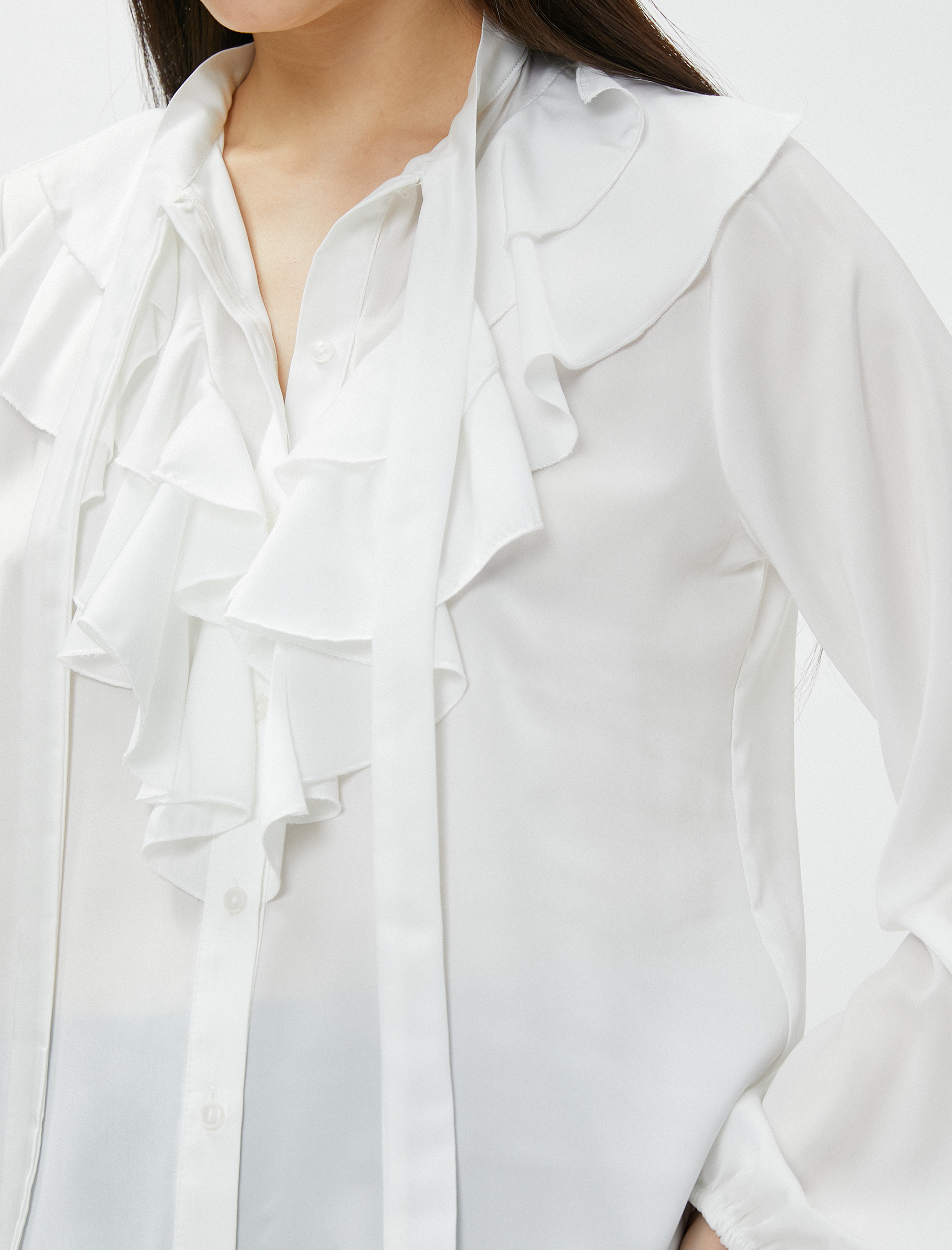   Yakası Fırfırlı Bluz Uzun Kollu