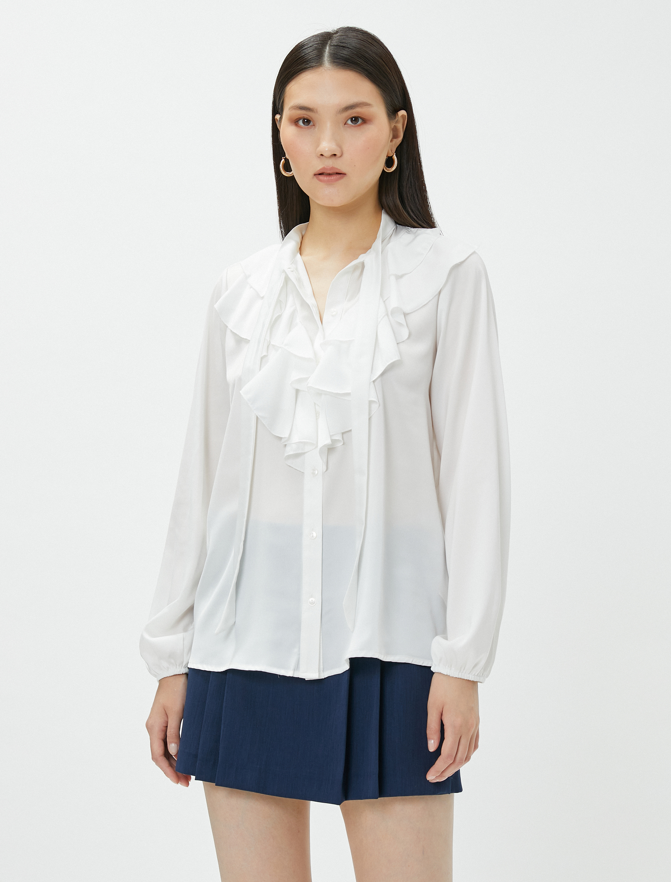   Yakası Fırfırlı Bluz Uzun Kollu