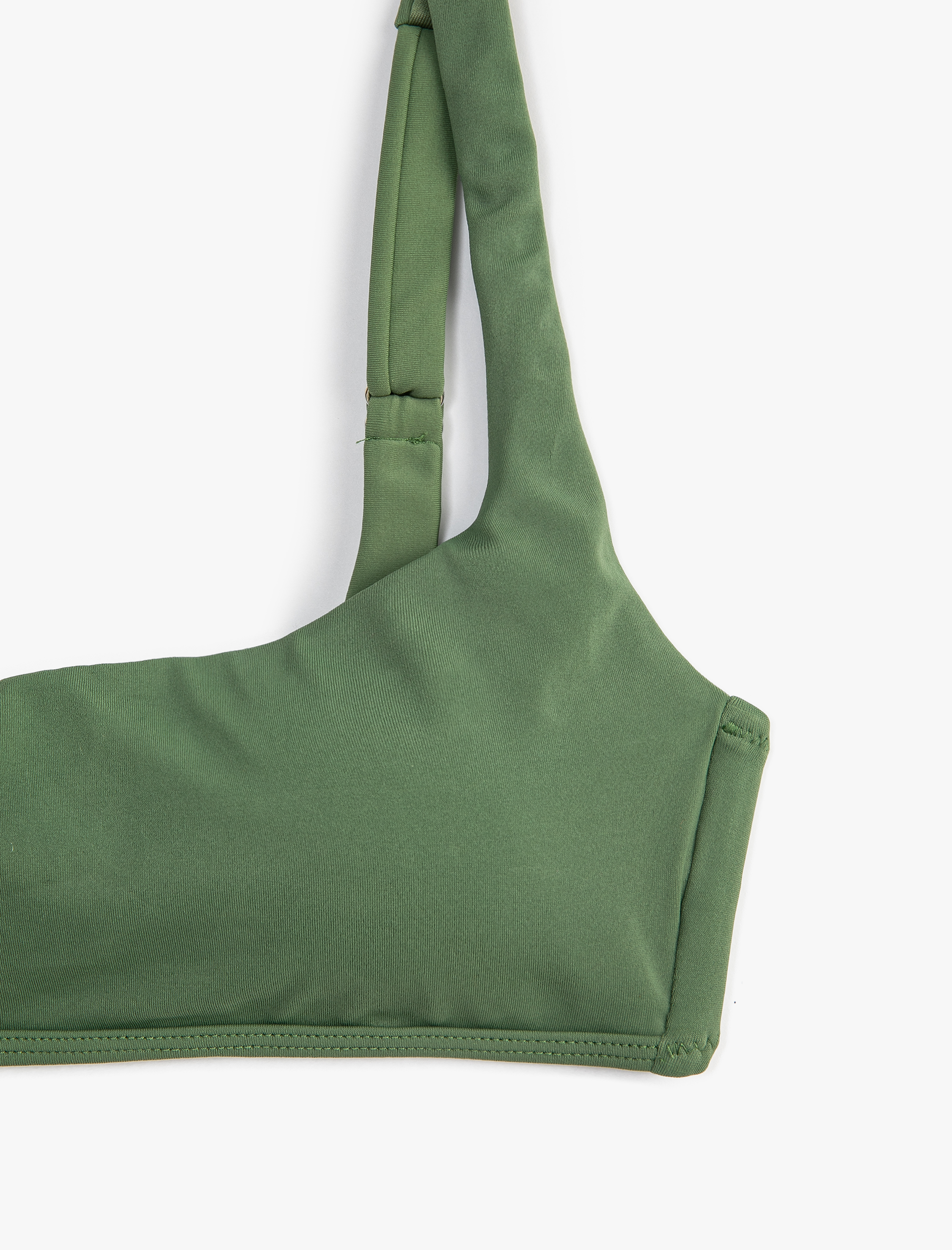   Bikini Üstü Kare Yaka Kaplı Askılı