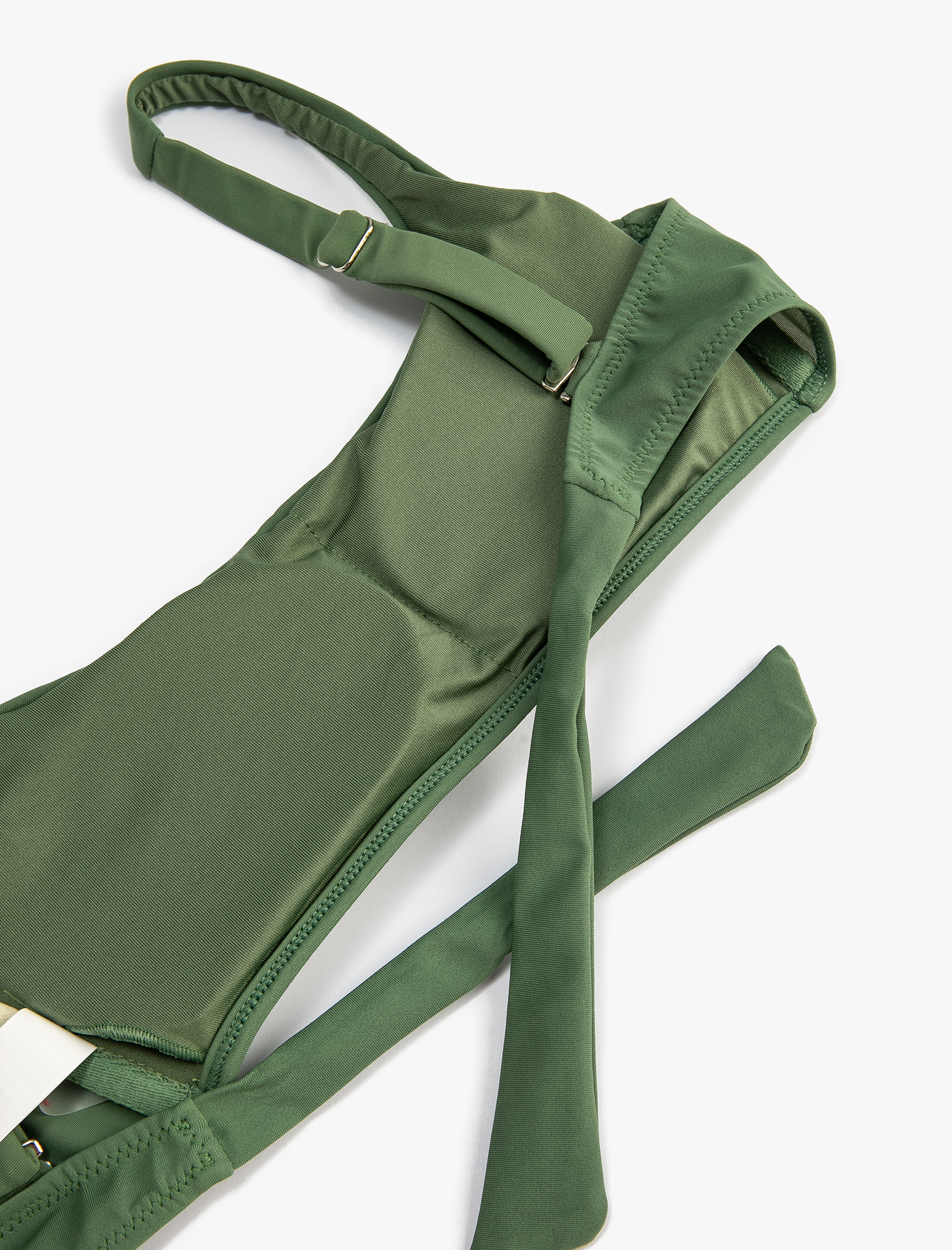   Bikini Üstü Kare Yaka Kaplı Askılı