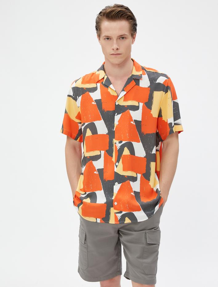  Kısa Kollu Gömlek Devrik Yaka Soyut Baskılı