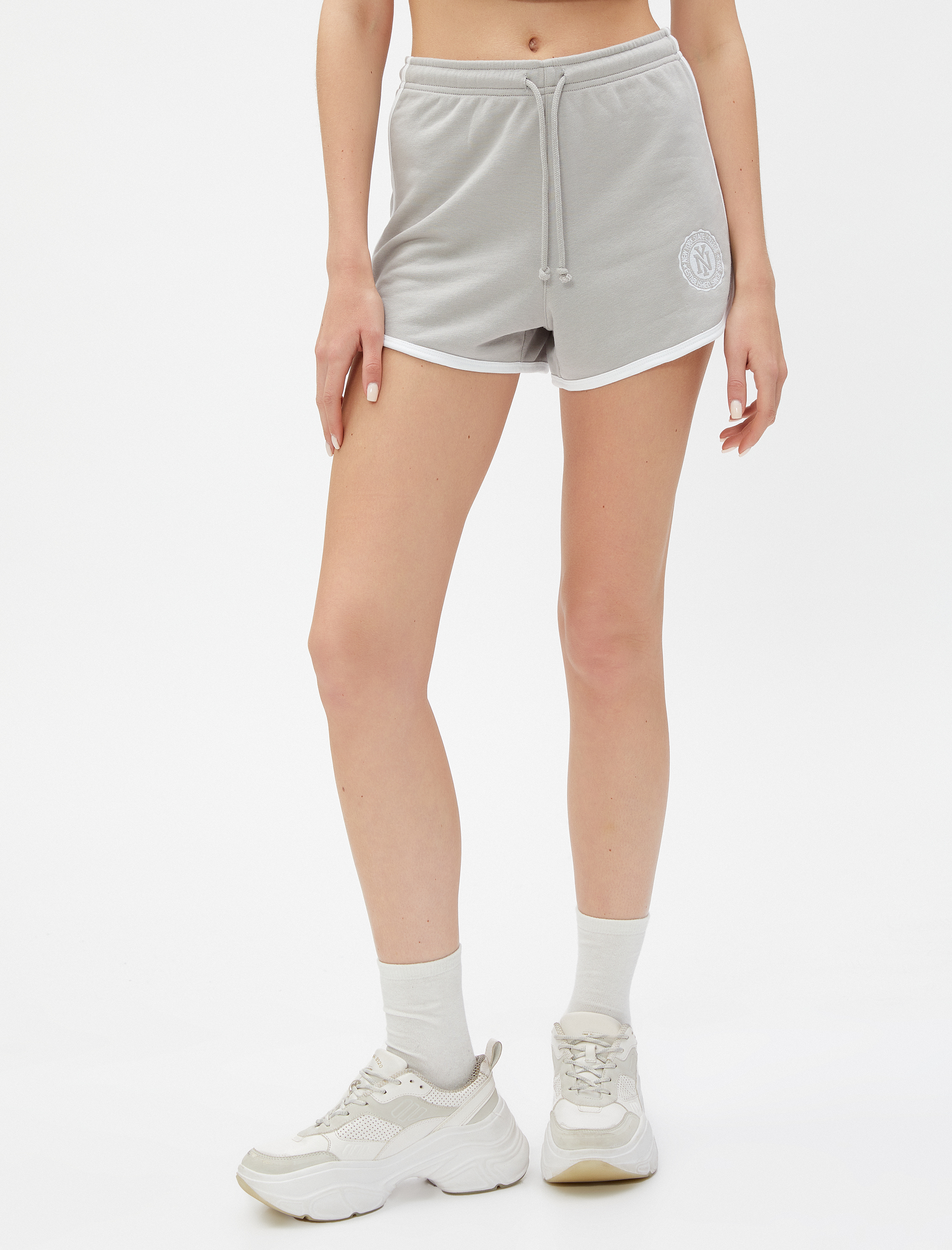   Mini Şort Baskılı Beli Bağcıklı Biye Detaylı