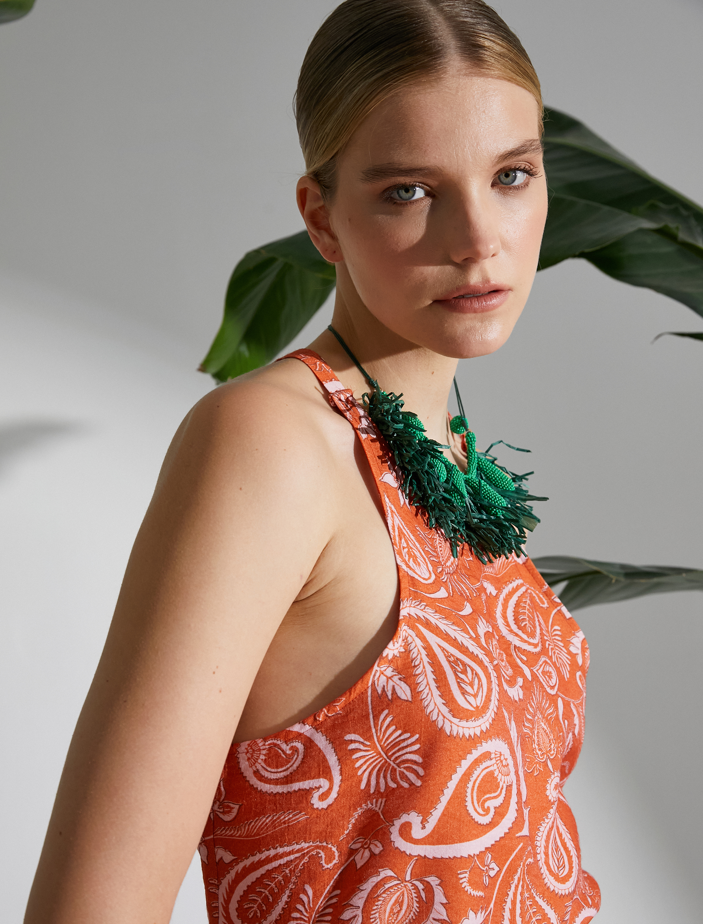   Melis Ağazat X Koton - Etnik Desenli Halter Yaka Bluz