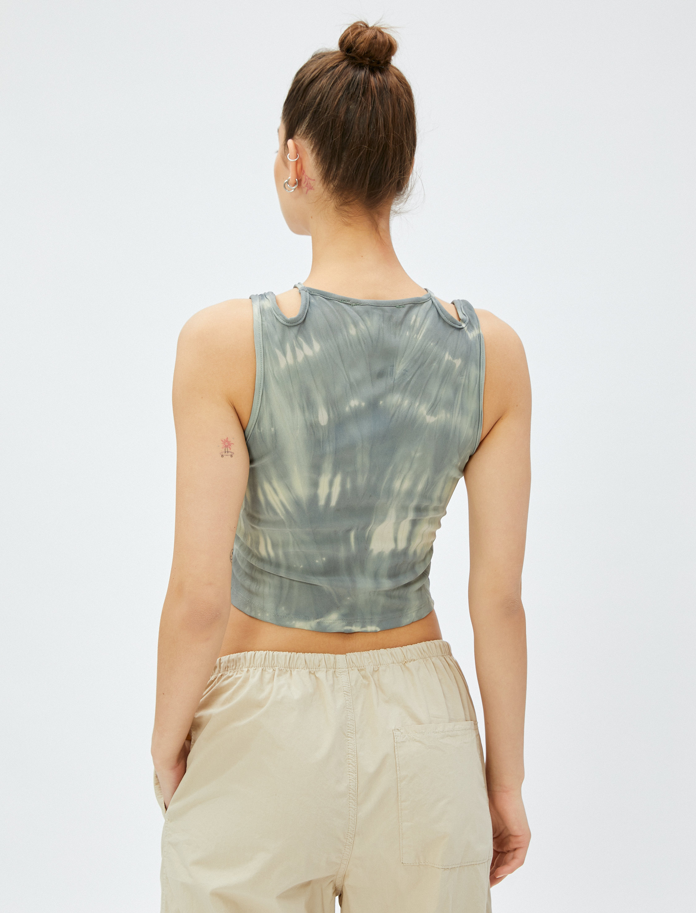   Crop Atlet Korse Pencere Detaylı Batik Desenli