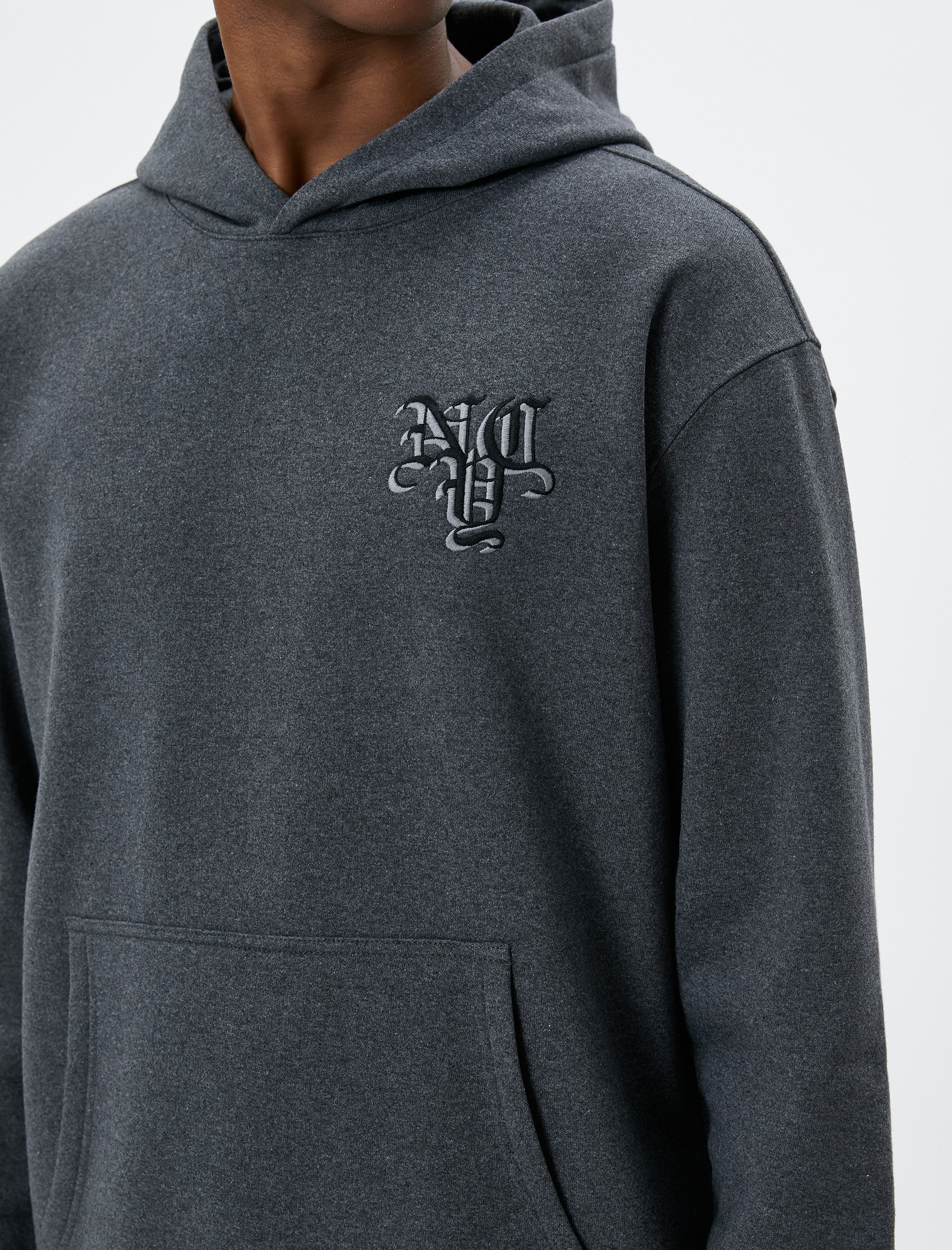   Oversize Hoodie Uzakdoğu İşlemeli Kanguru Cep Detaylı Şardonlu