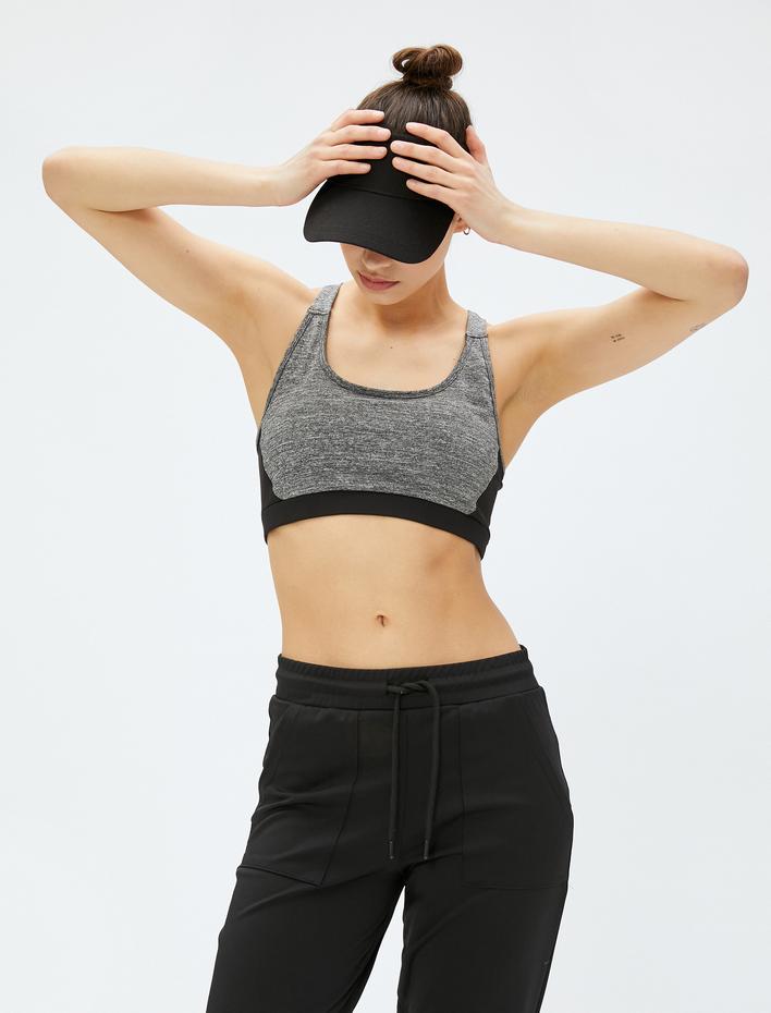  Sporcu Sütyeni Halter Yaka Pencere Detaylı