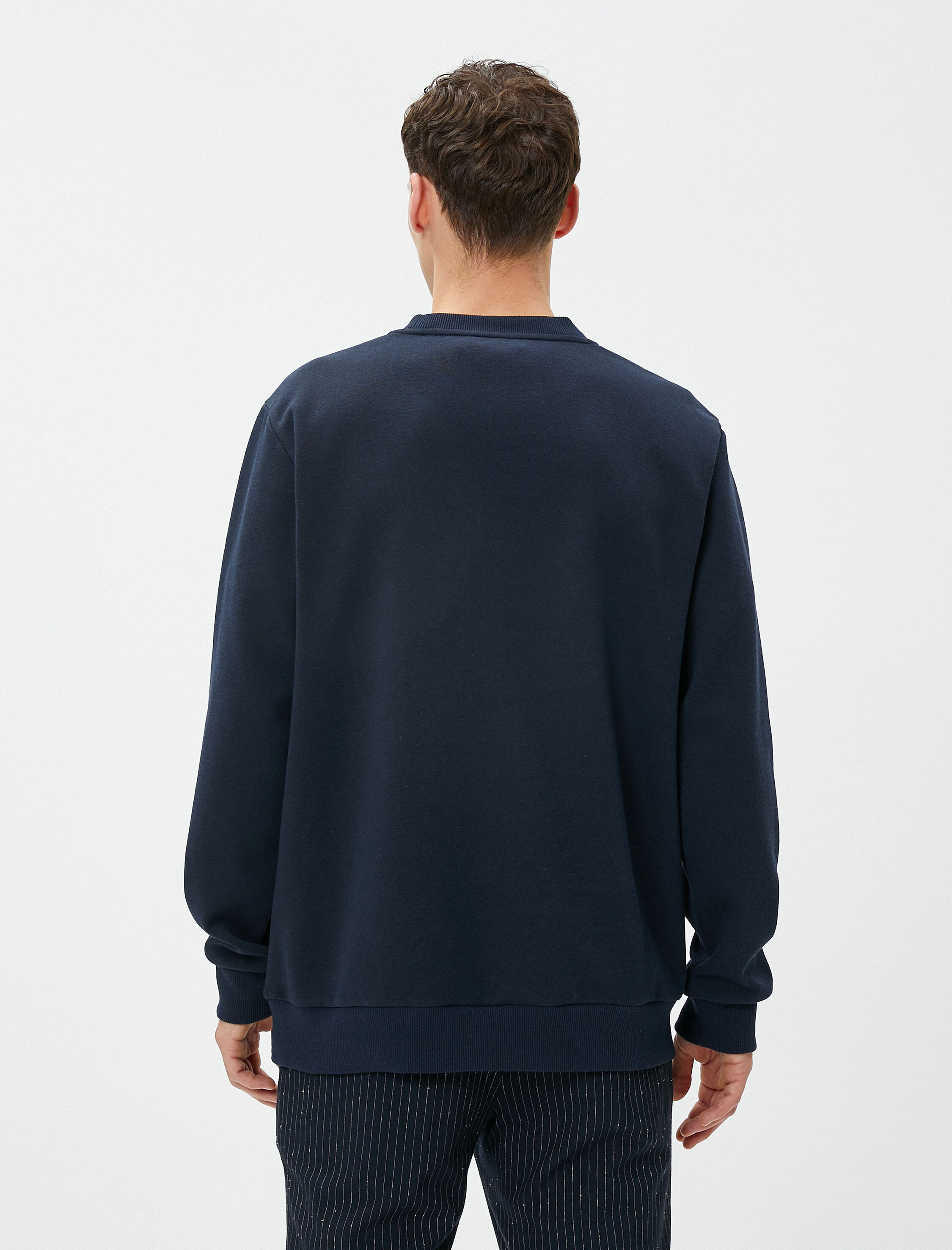   Slogan İşlemeli Kazak Kabartma Dokulu Bisiklet Yaka