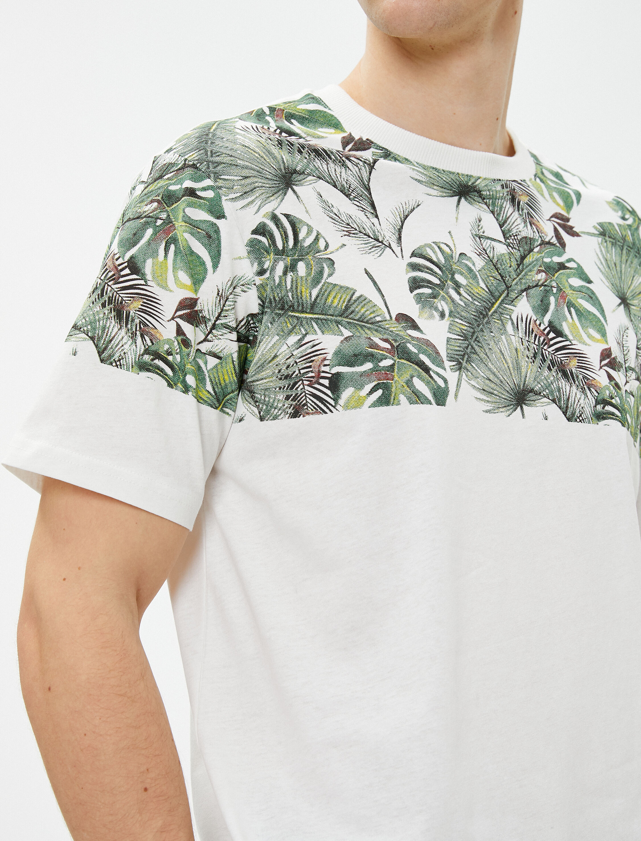   Yaprak Baskılı Tişört Bisiklet Yaka Kısa Kollu Pamuklu