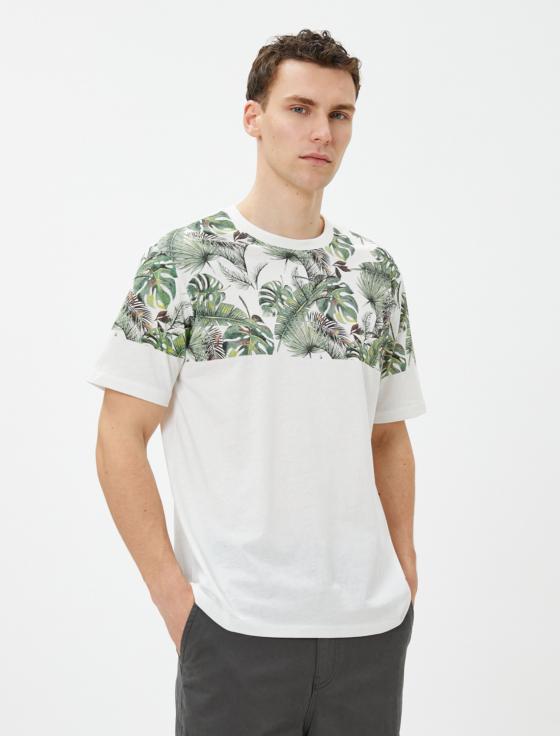   Yaprak Baskılı Tişört Bisiklet Yaka Kısa Kollu Pamuklu