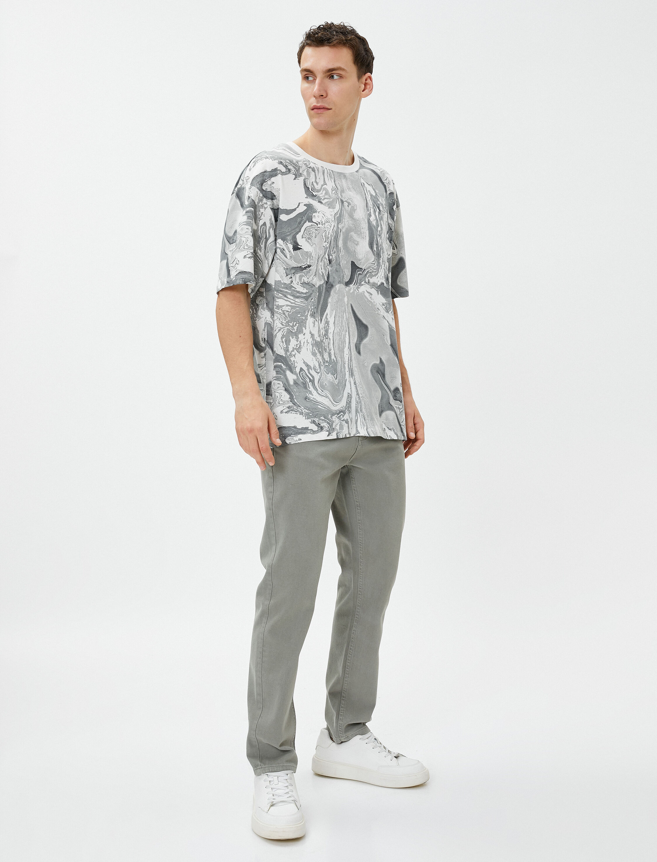   Oversize Tişört Bisiklet Yaka Soyut Baskı Detaylı Kısa Kollu