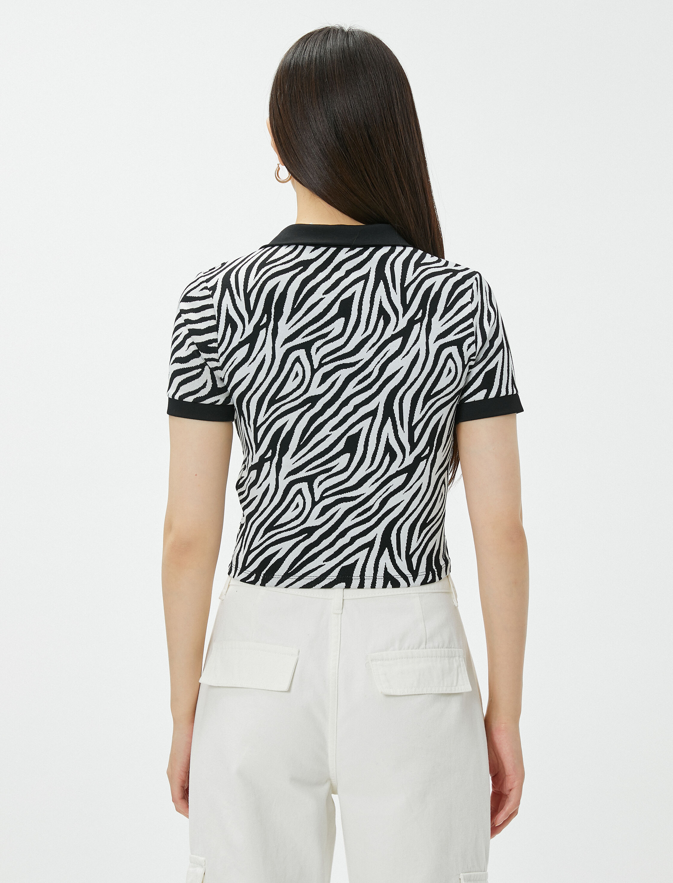   Crop Tişört Zebra Desenli Yarım Fermuarlı Polo Yaka