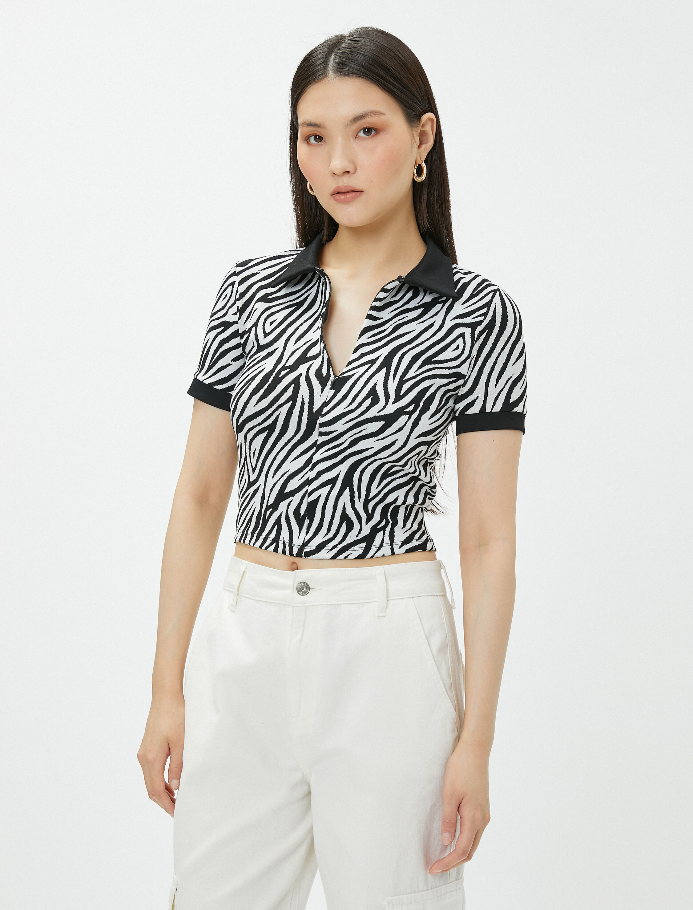   Crop Tişört Zebra Desenli Yarım Fermuarlı Polo Yaka