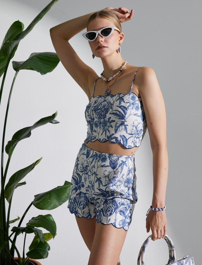  Melis Ağazat X Koton - Crop Askılı Çiçekli Keten Karışımlı Bluz