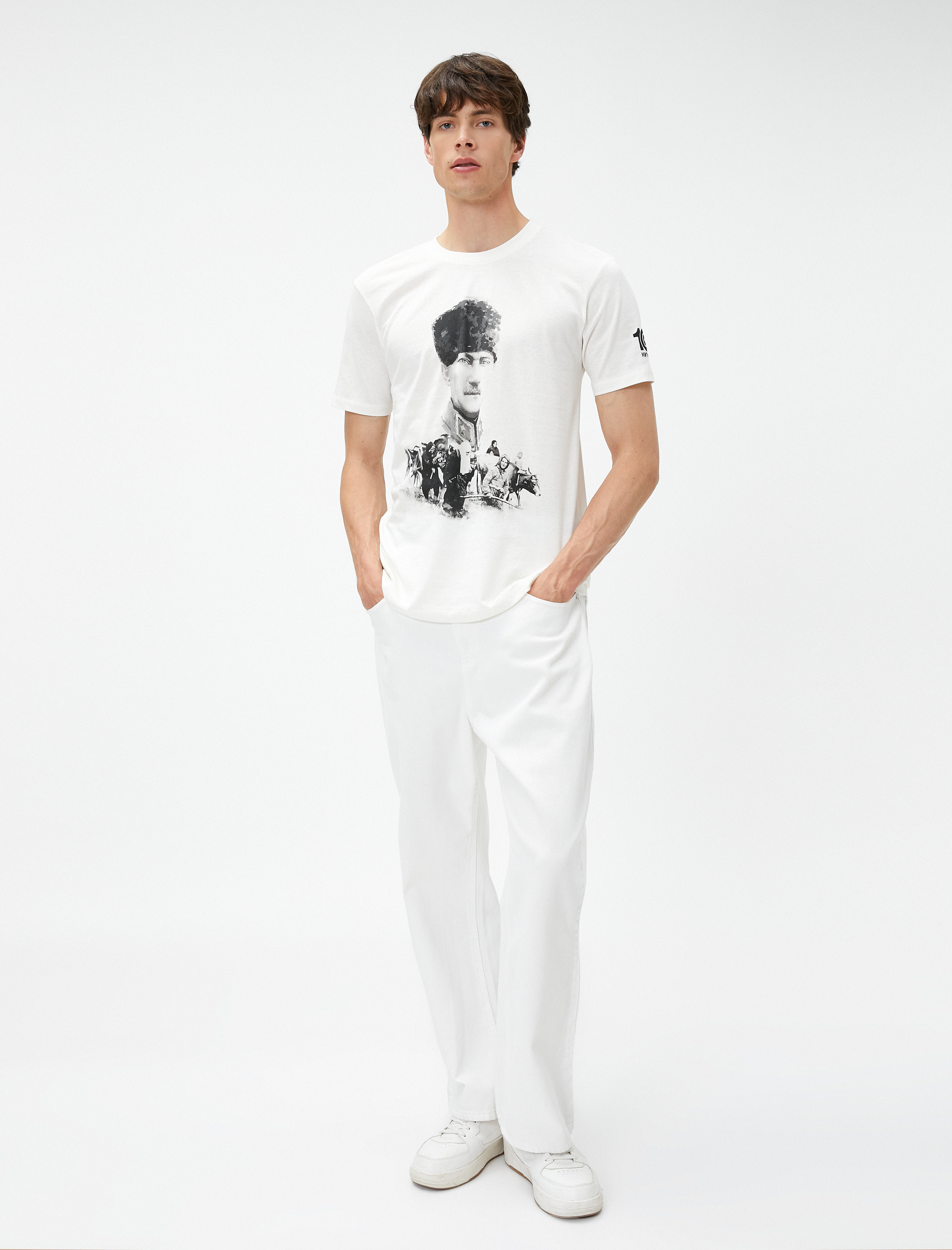   Atatürk Baskılı Tişört Bisiklet Yaka Dar Kesim Pamuklu