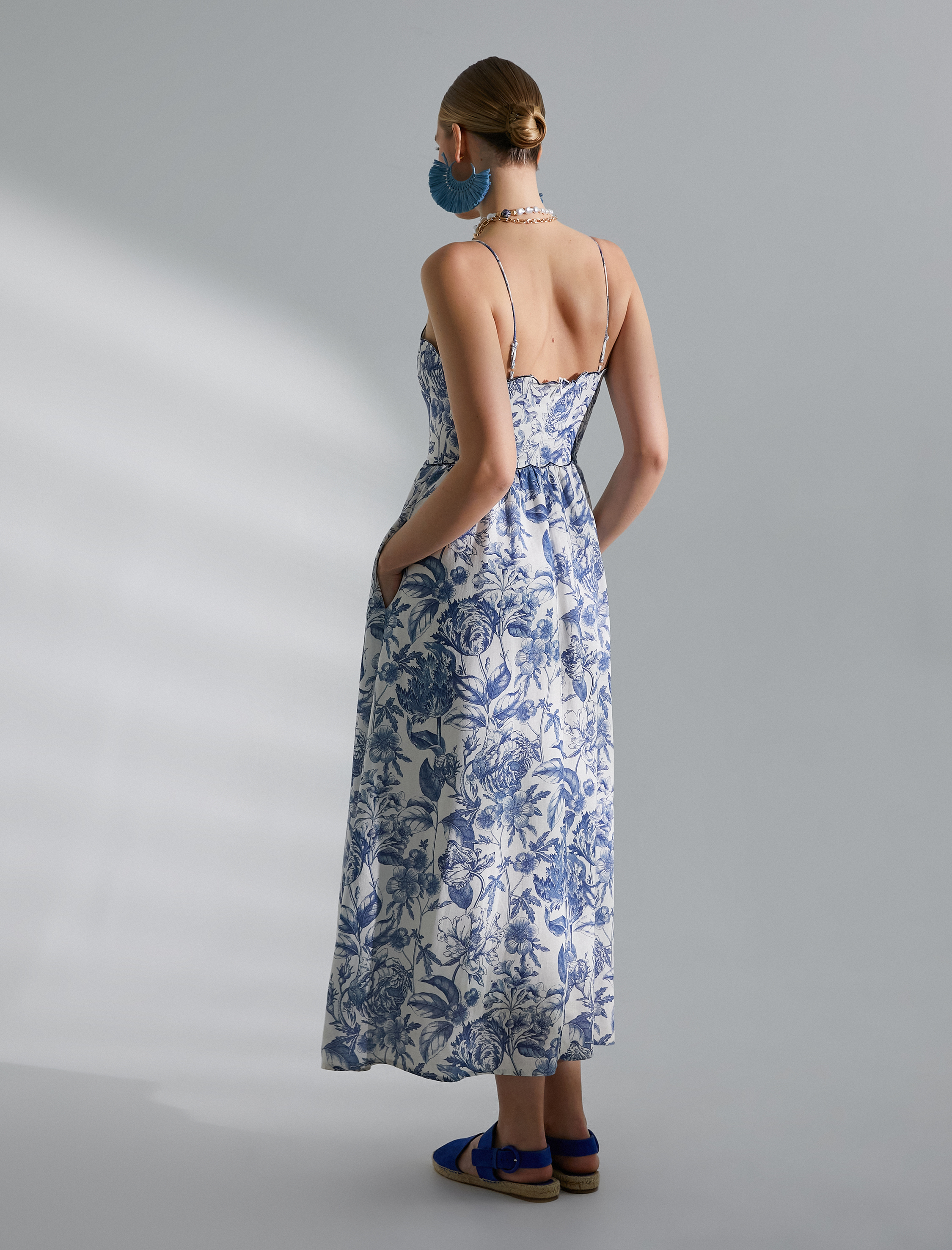   Melis Ağazat X Koton - Askılı Cepli Keten Karışımlı Çiçekli Elbise