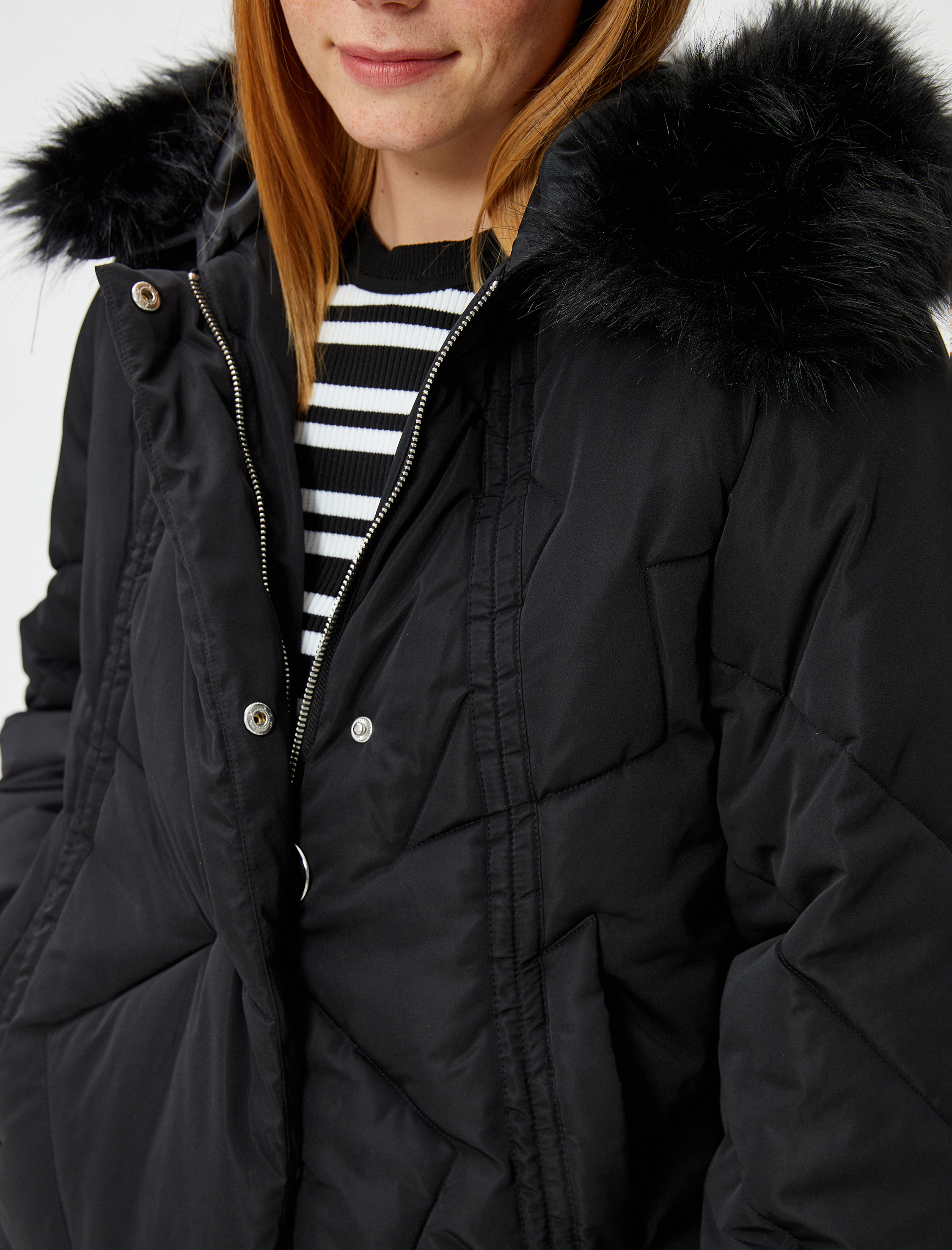   Şişme Mont Cepli Fermuarlı Kapüşonlu Peluş Detaylı