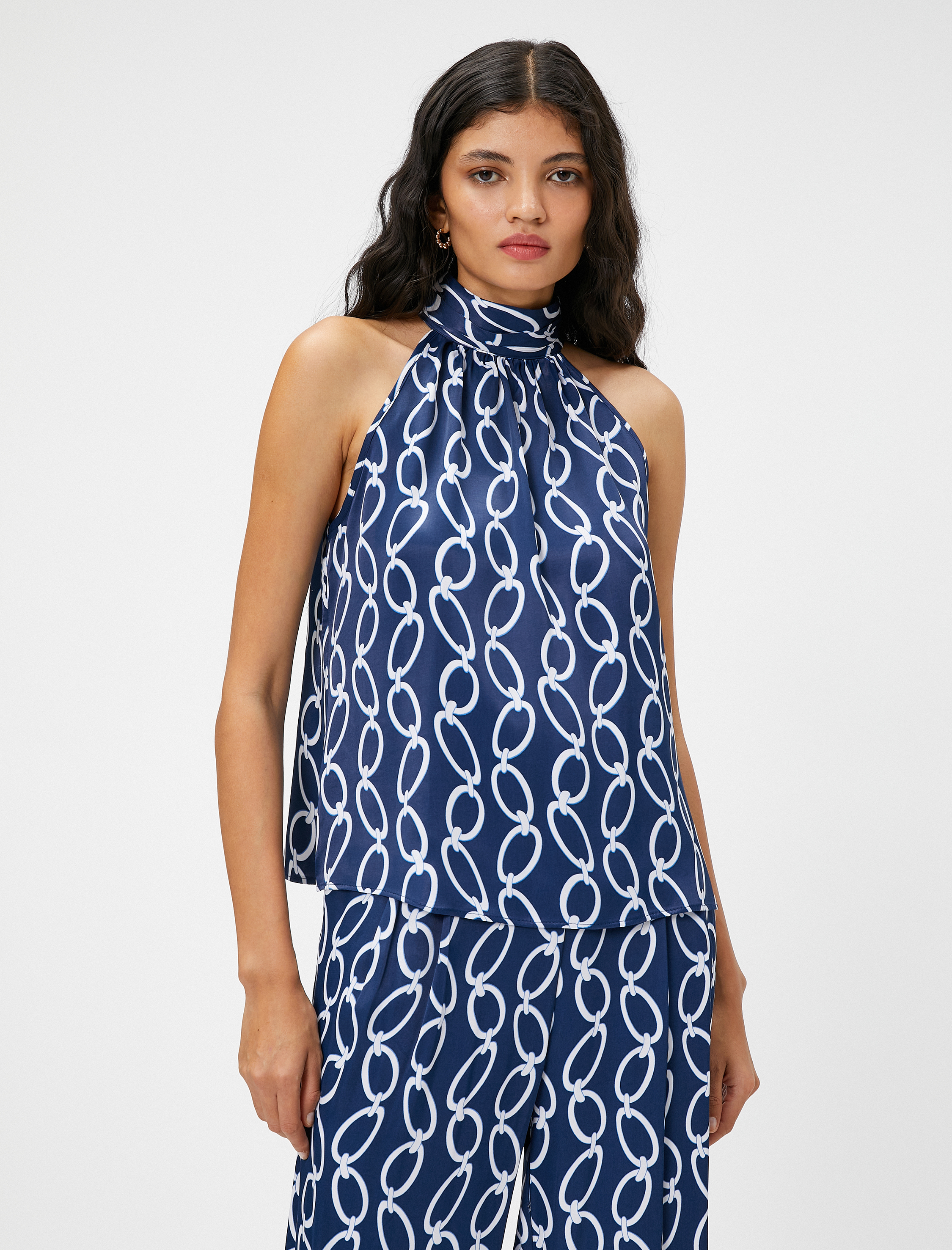   Zincir Baskılı Halter Yaka Bluz