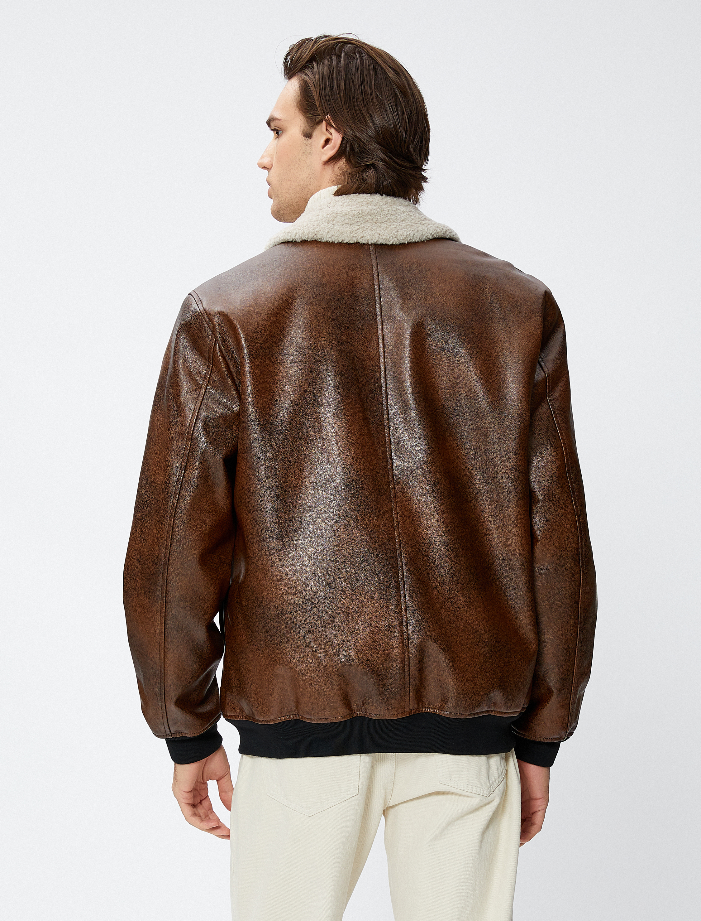   Deri Görünümlü Ceket Peluş Yaka Detaylı Cepli Fermuarlı