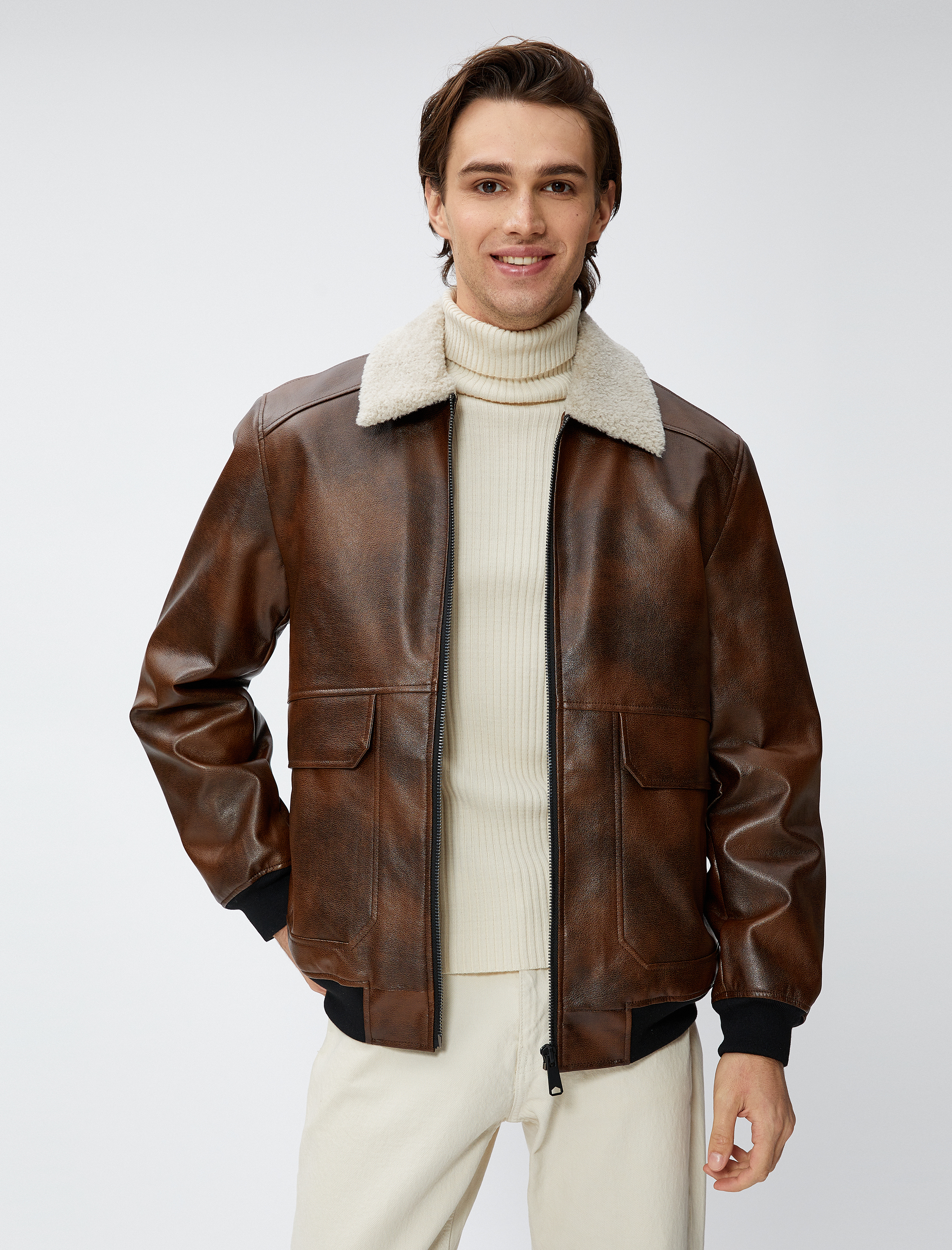   Deri Görünümlü Ceket Peluş Yaka Detaylı Cepli Fermuarlı