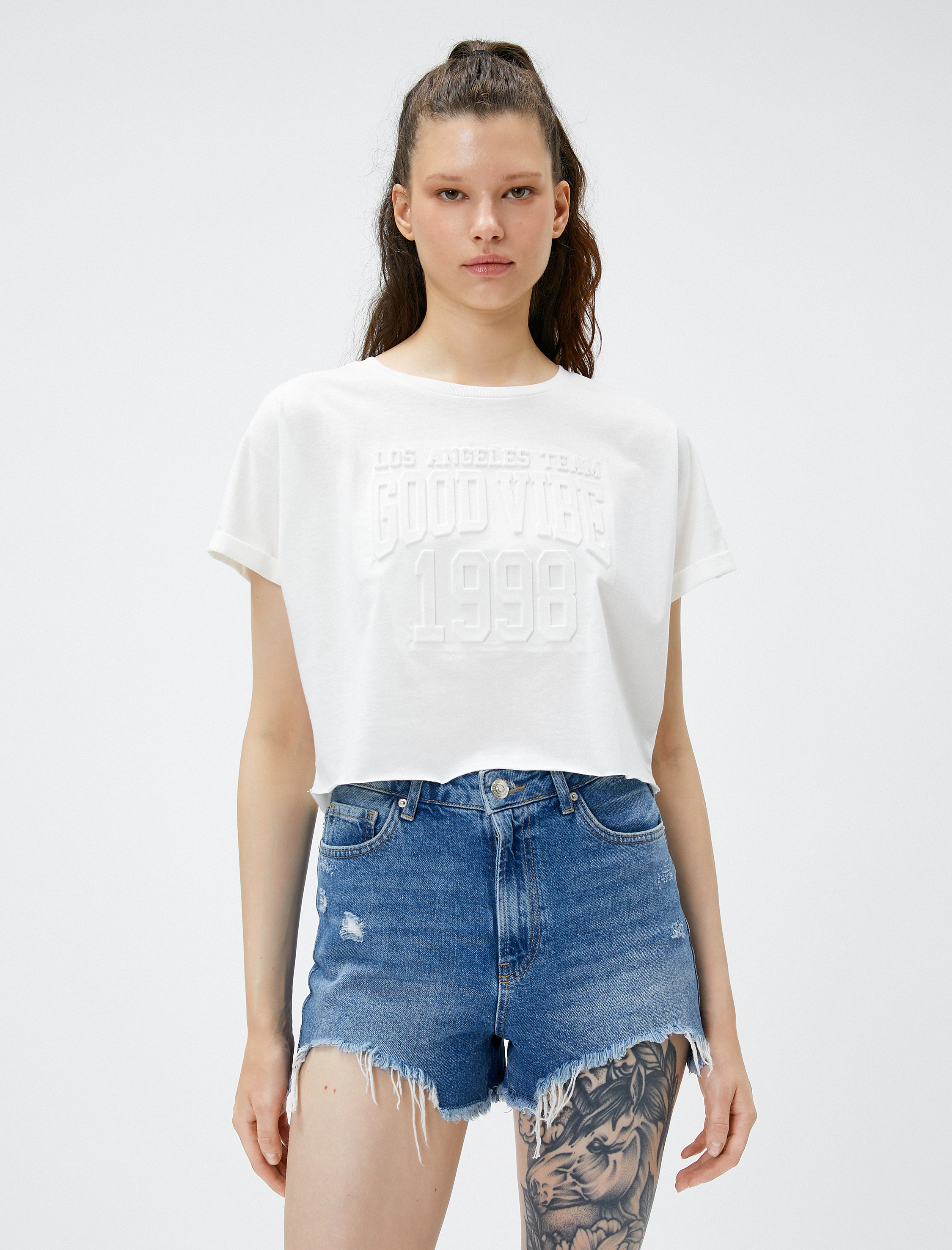   Crop Tişört Kabartmalı Bisiklet Yaka Kısa Kollu Pamuklu