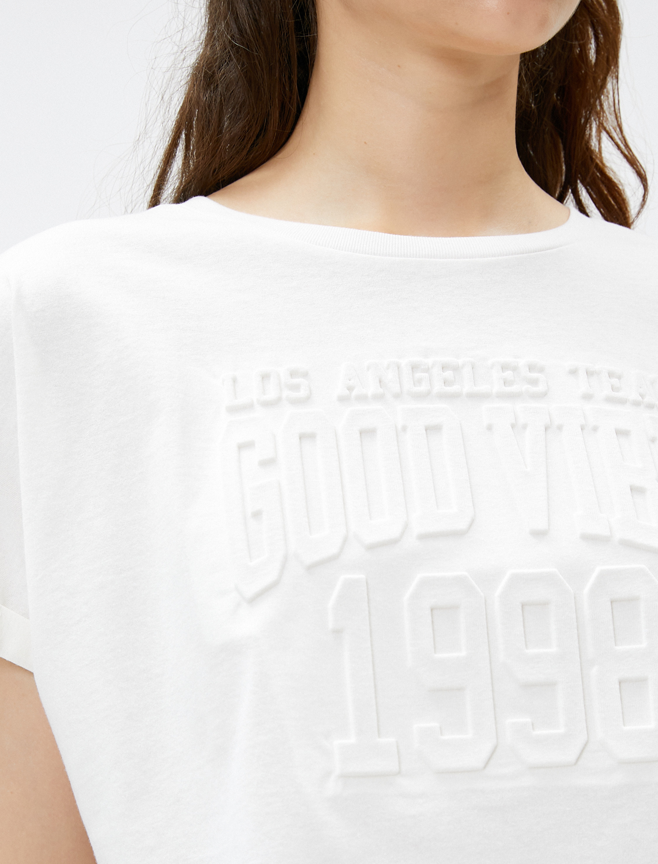   Crop Tişört Kabartmalı Bisiklet Yaka Kısa Kollu Pamuklu