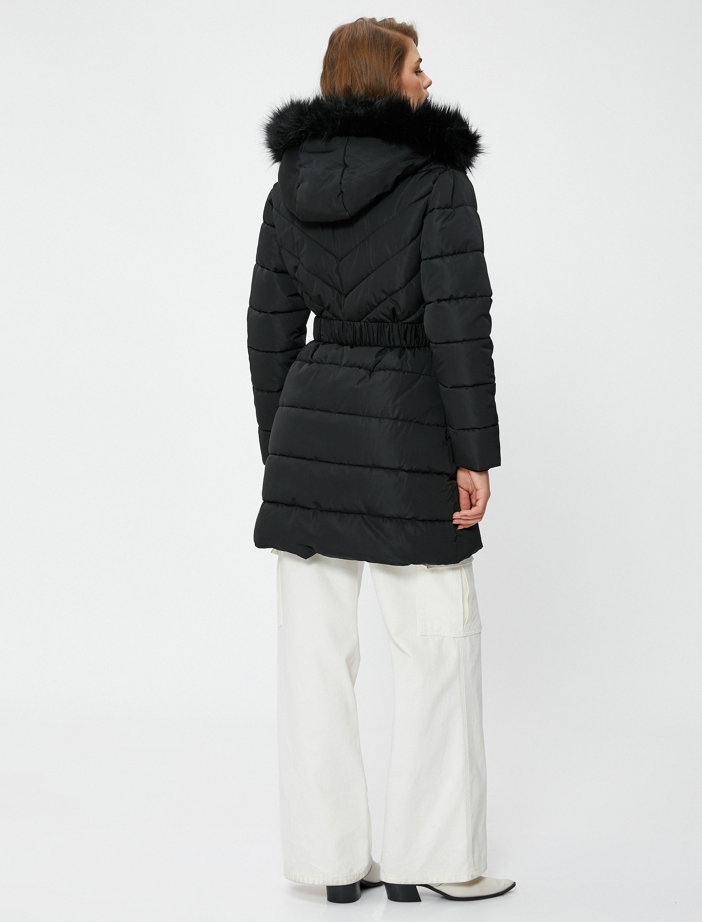   Uzun Şişme Mont Kemerli Kapüşonlu Peluş Detaylı