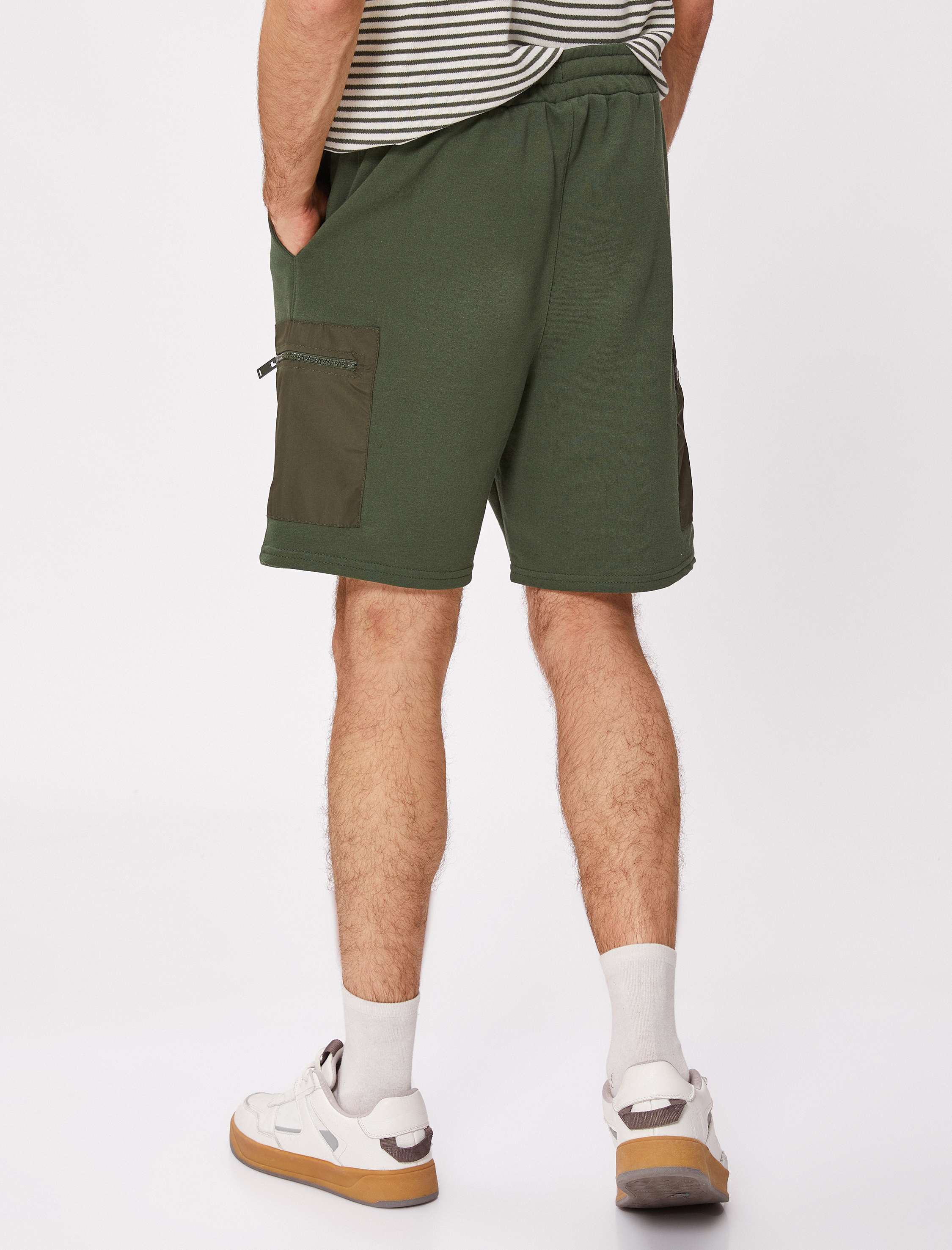   Kargo Şort Beli Bağcıklı Cepli Fermuar Detaylı