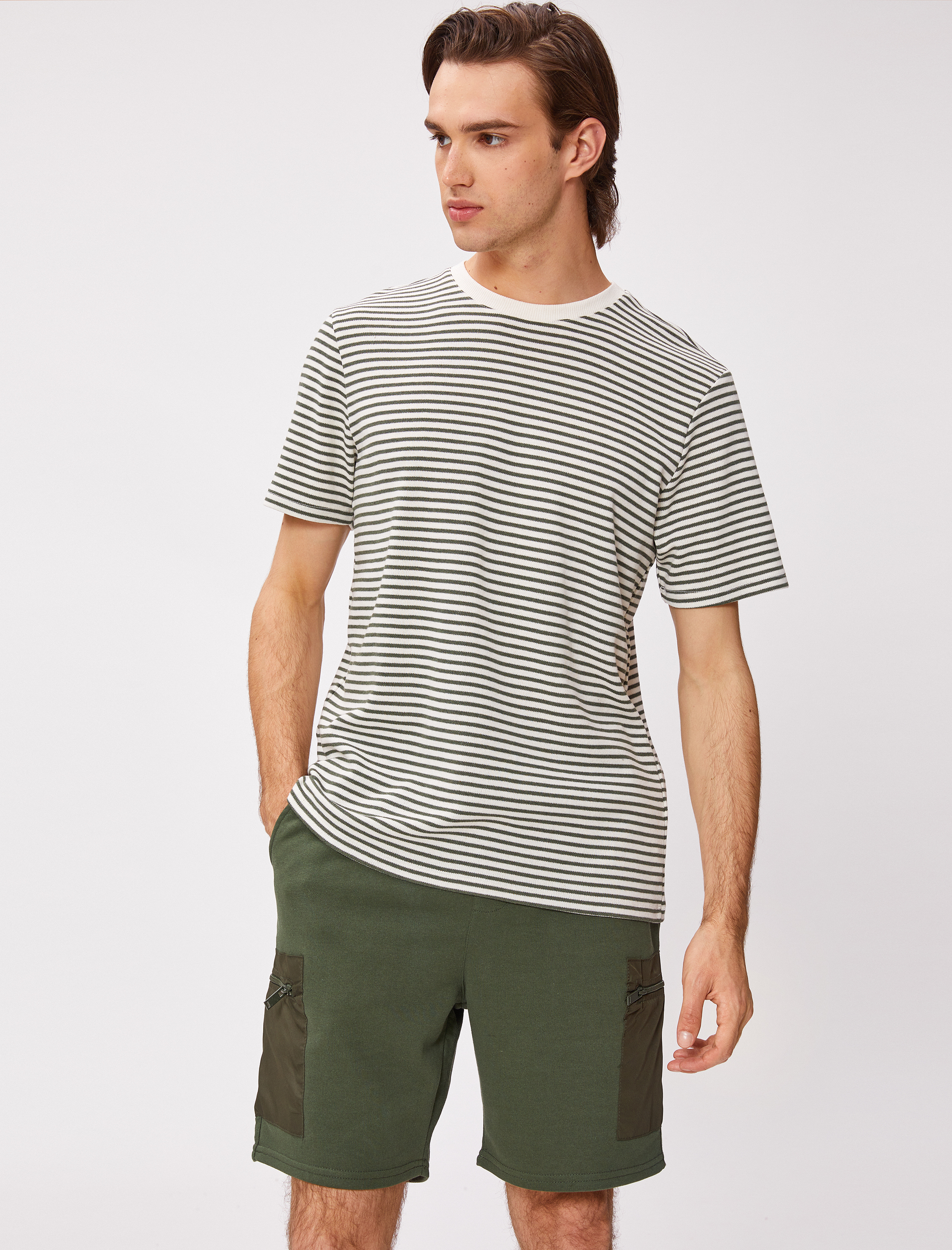   Kargo Şort Beli Bağcıklı Cepli Fermuar Detaylı