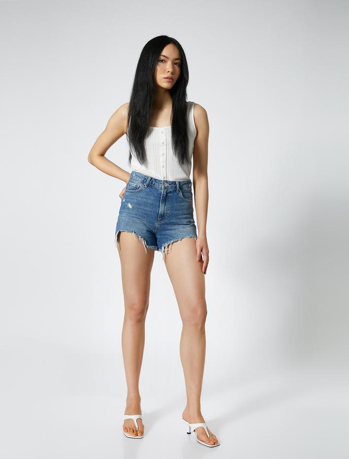  U Yaka Düğme Detaylı Atlet