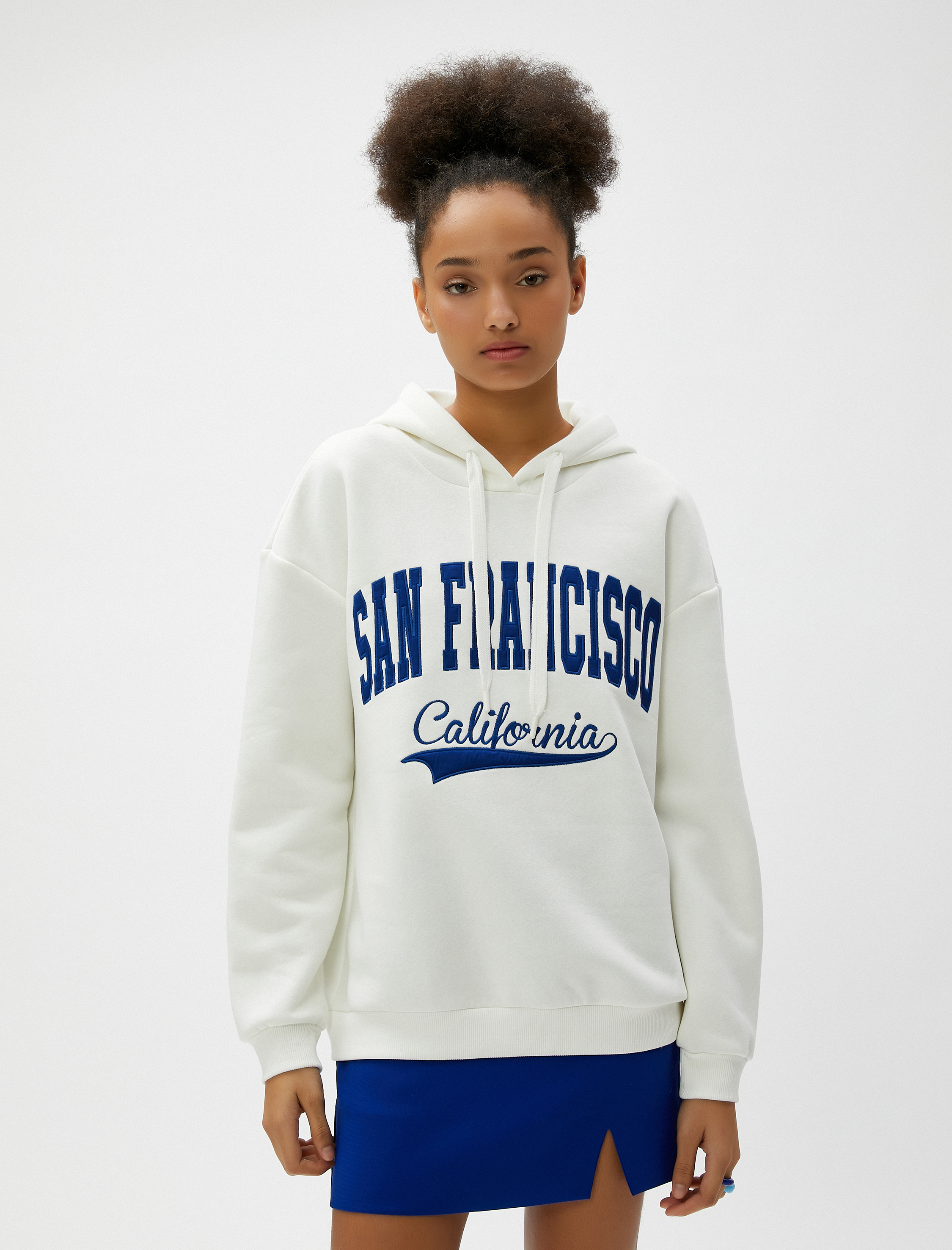   Şardonlu Oversize Kapüşonlu Sweatshirt Nakışlı Kolej Baskılı Uzun Kollu