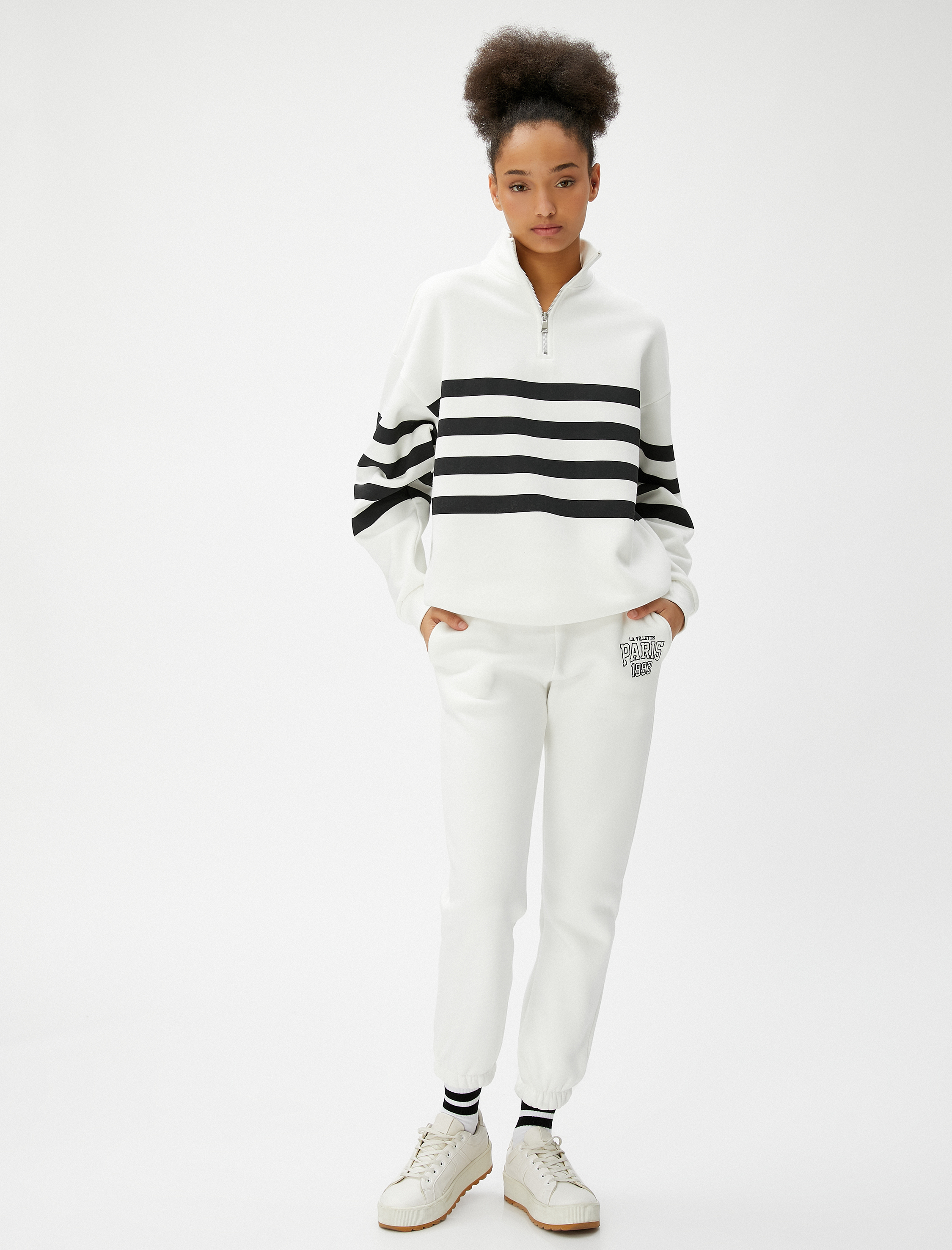   Şardonlu Jogger Eşofman Altı Beli Bağcıklı Cep Detaylı Nakışlı