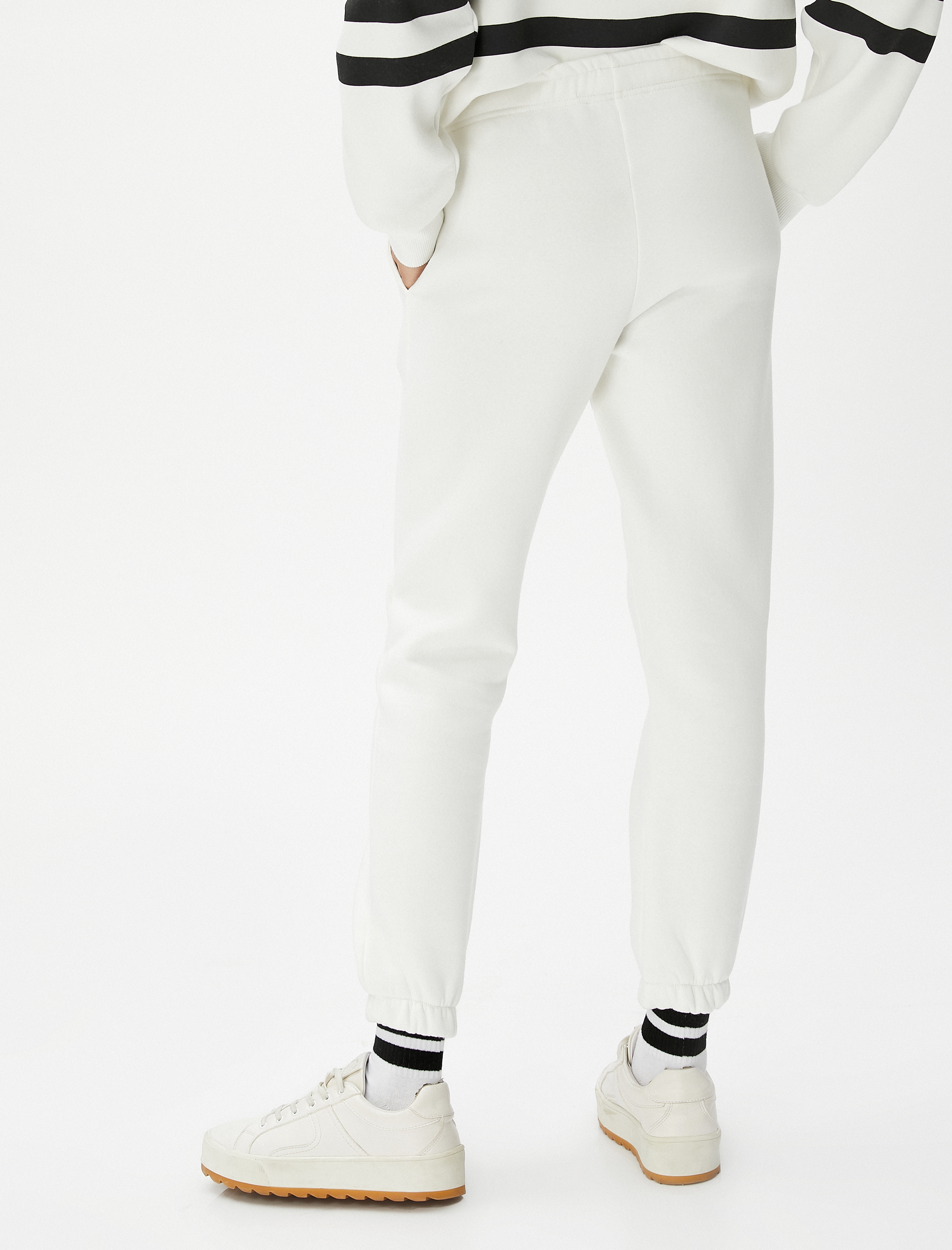   Şardonlu Jogger Eşofman Altı Beli Bağcıklı Cep Detaylı Nakışlı