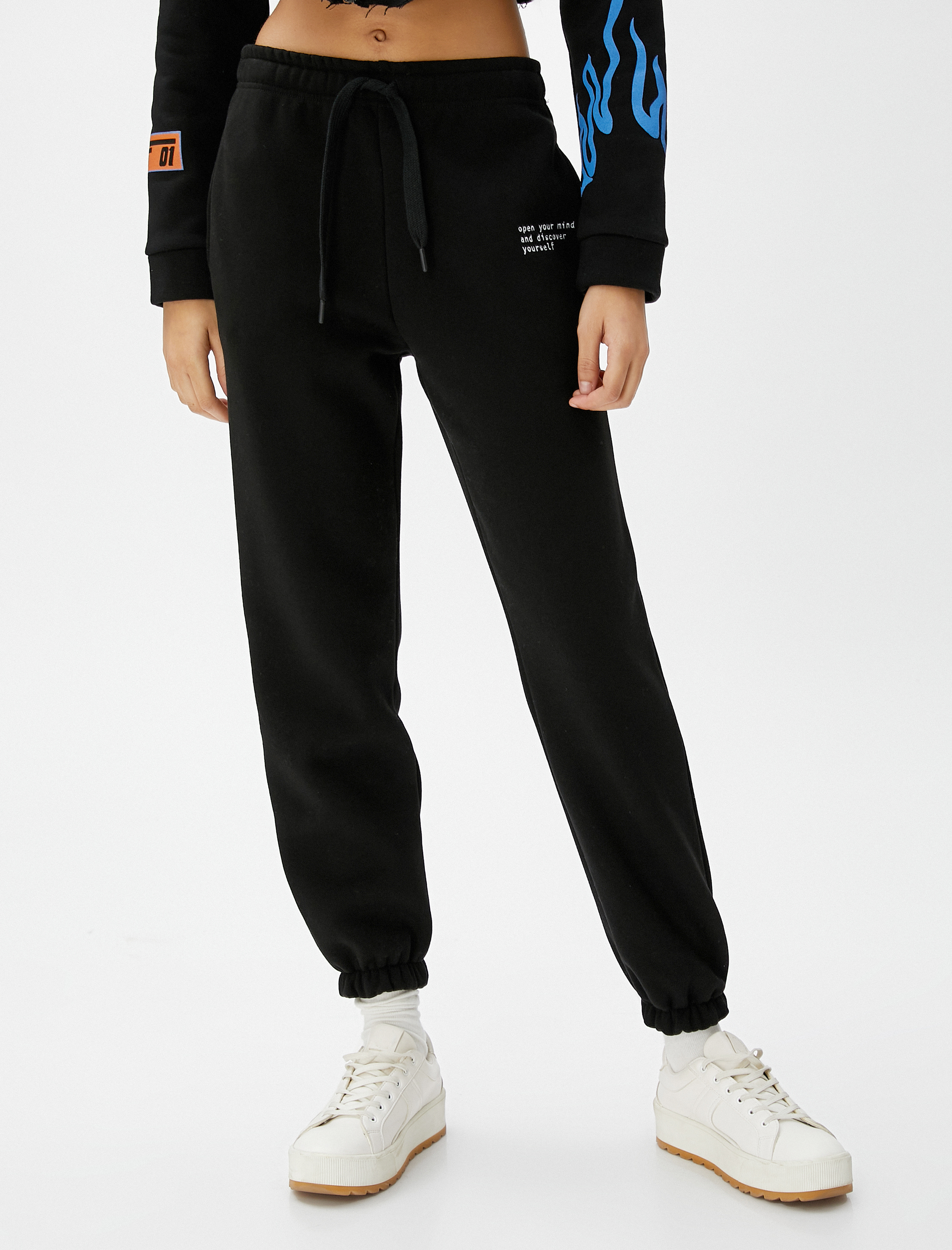   Şardonlu Jogger Eşofman Altı Beli Bağcıklı Cep Detaylı Nakışlı