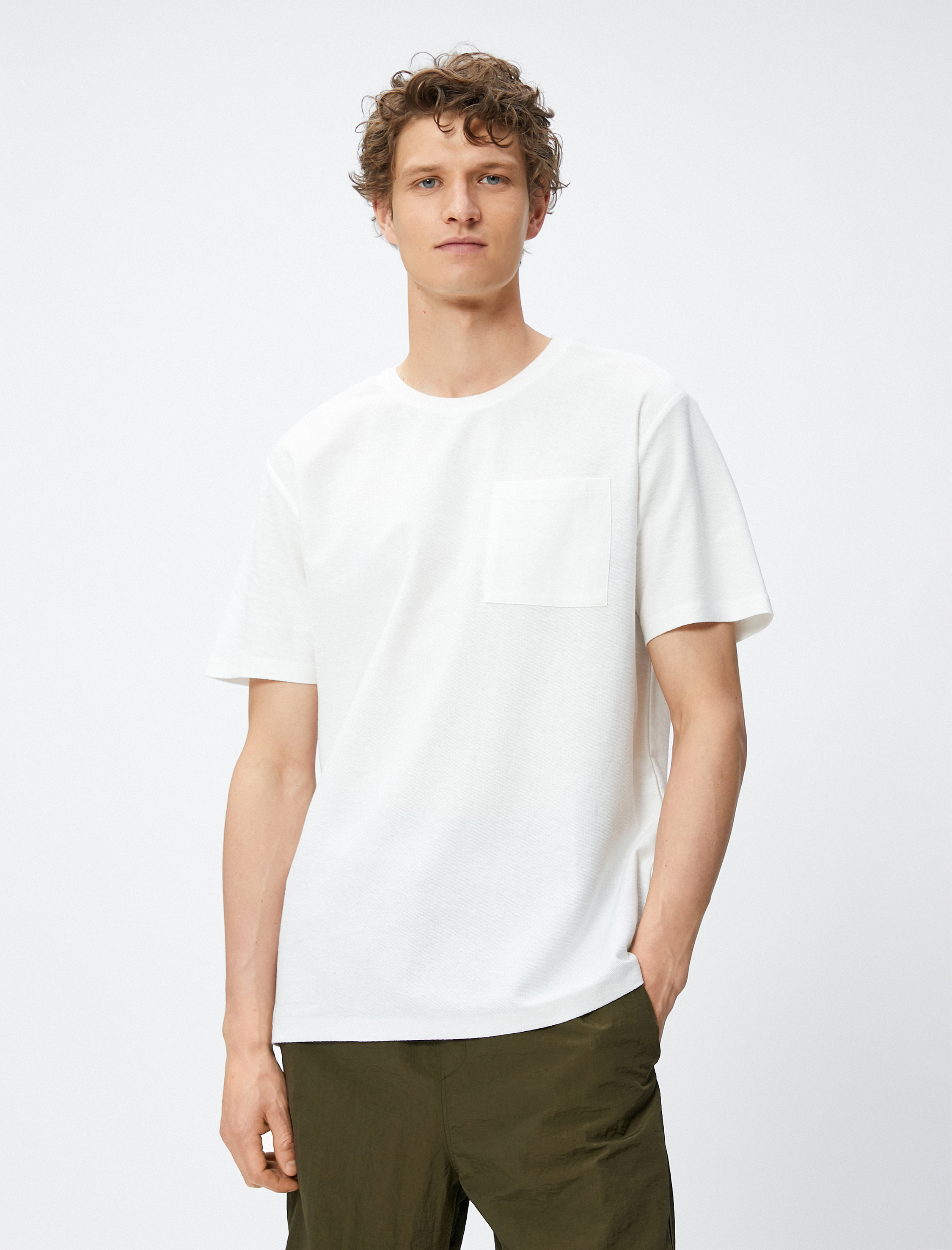   Basic Tişört Cep Detaylı Bisiklet Yaka Kısa Kollu Pamuklu