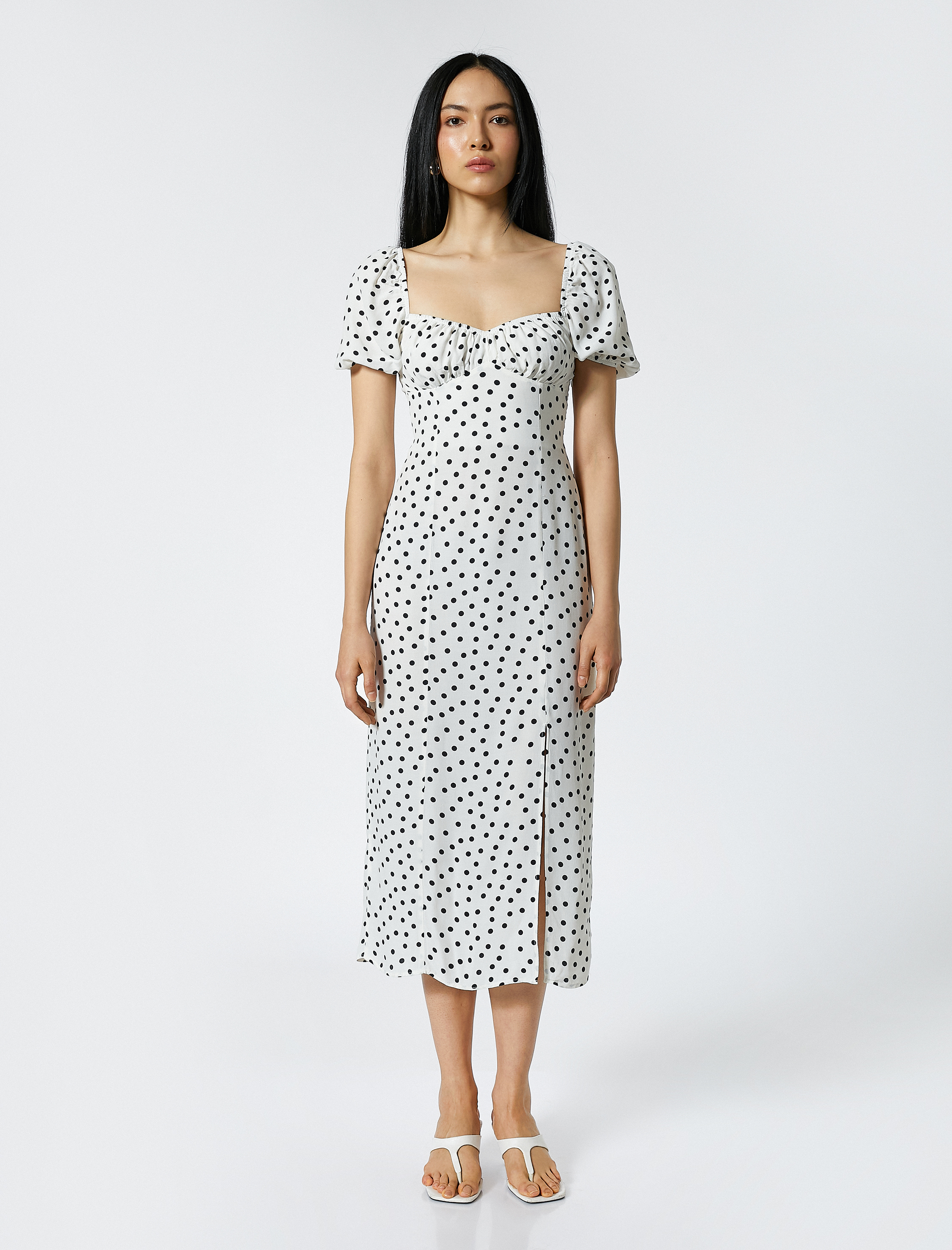   Puantiyeli Elbise Midi Boy Viskon Yırtmaçlı Kare Yaka