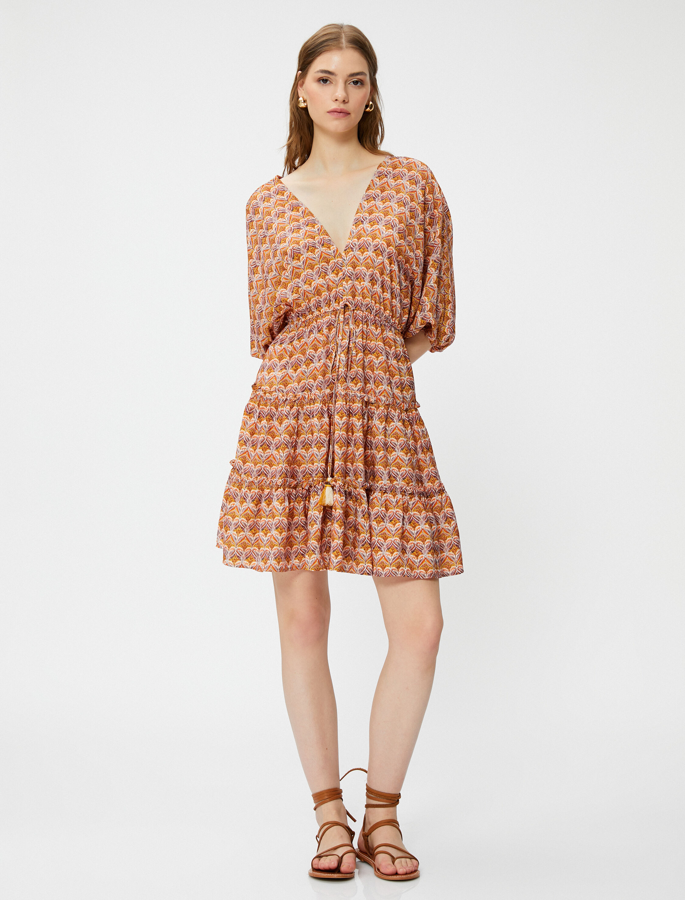   Etnik Baskılı Katlı Mini Elbise V Yaka