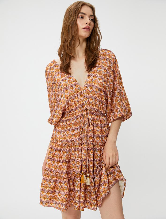  Etnik Baskılı Katlı Mini Elbise V Yaka