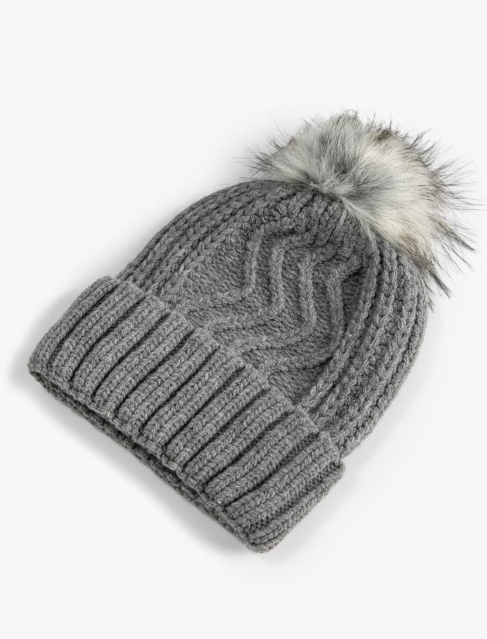 Kadın Örgü Bere Peluş Ponponlu