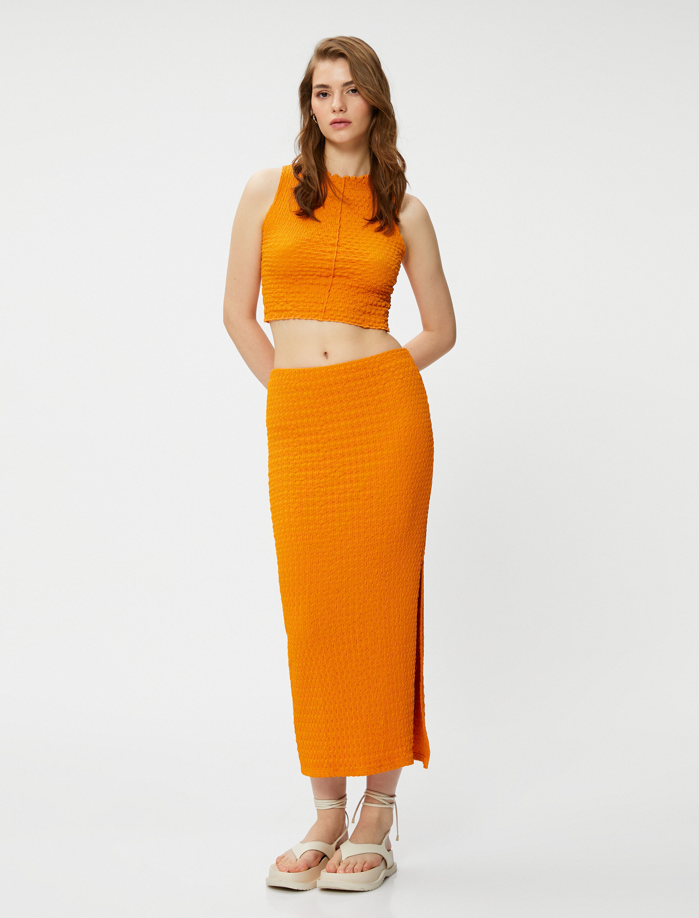   Koton X Şahika Ercümen - Kolsuz Dokulu Crop Top