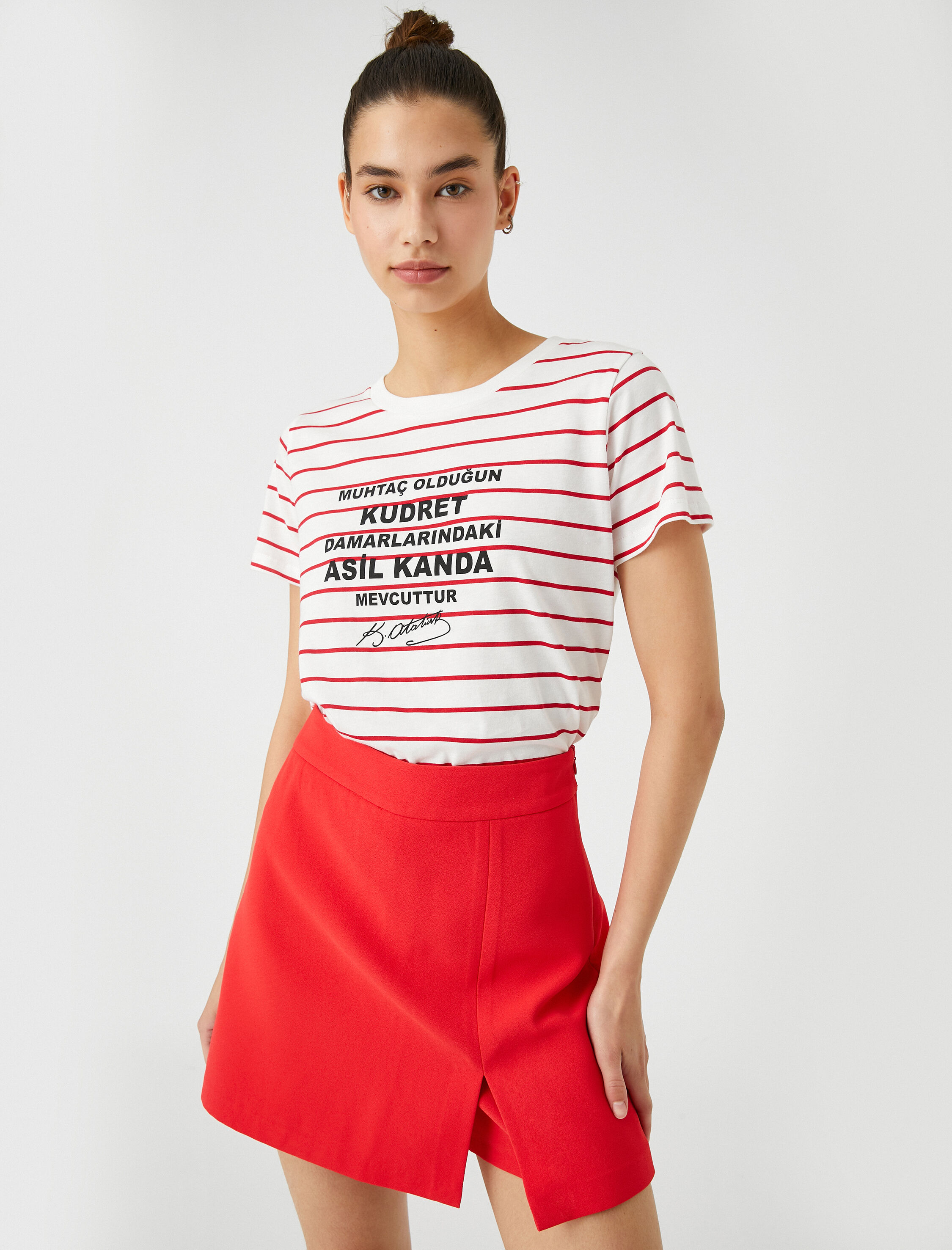   Atatürk Baskılı Tişört Bisiklet Yaka Kısa Kollu 100. Yıla Özel